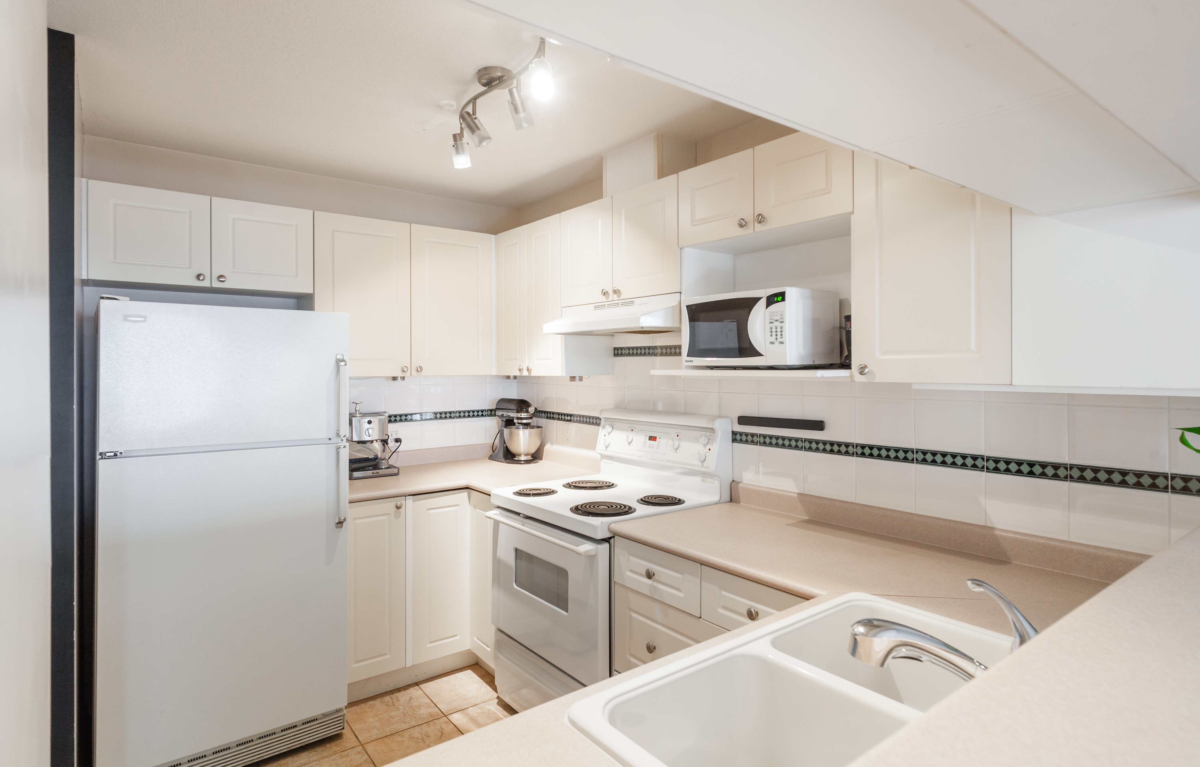 302 - 511 W 7th Ave, Fairview West, Vancouver 15