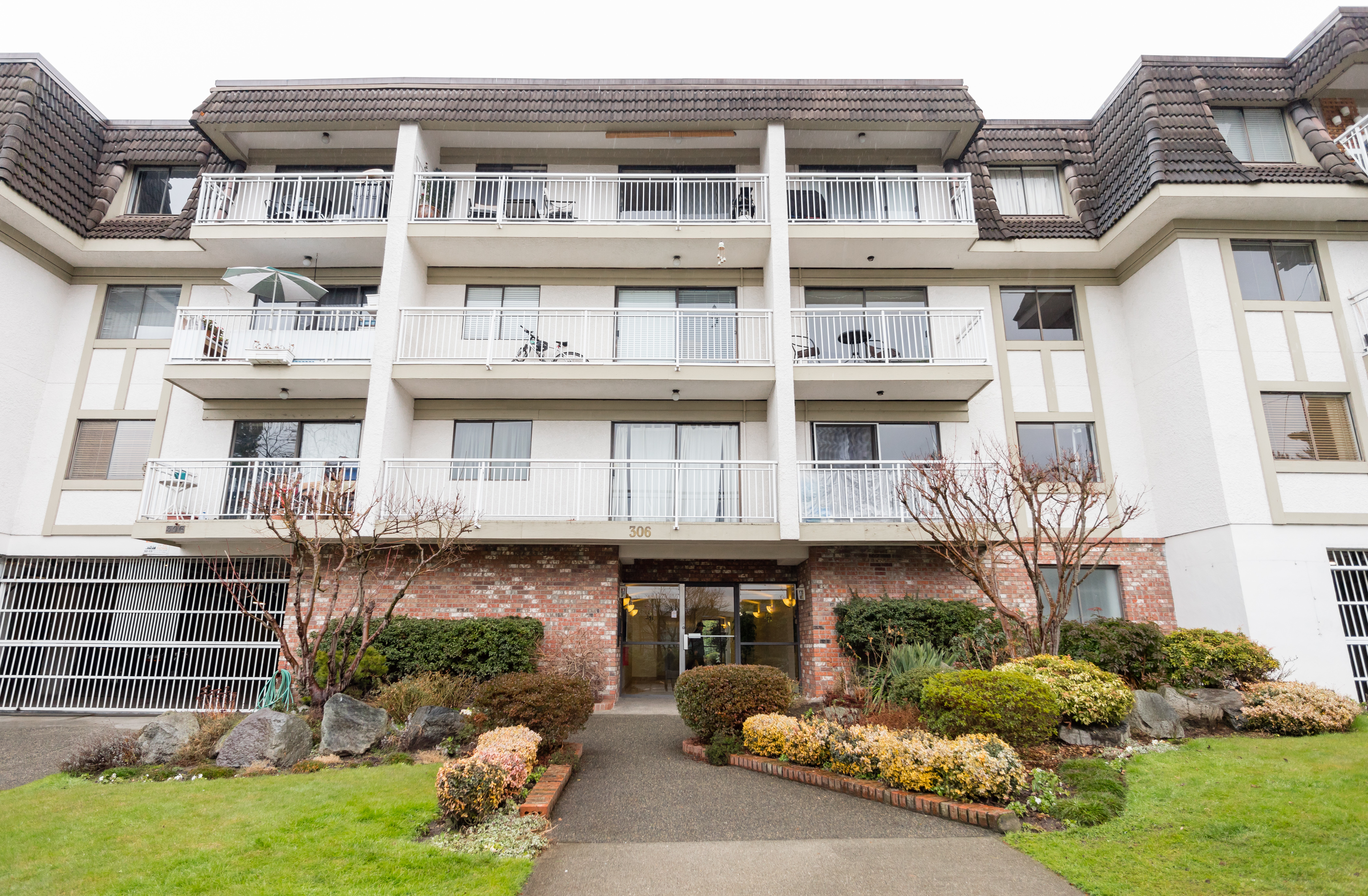 305 - 306 W 1st St, North Vancouver 22