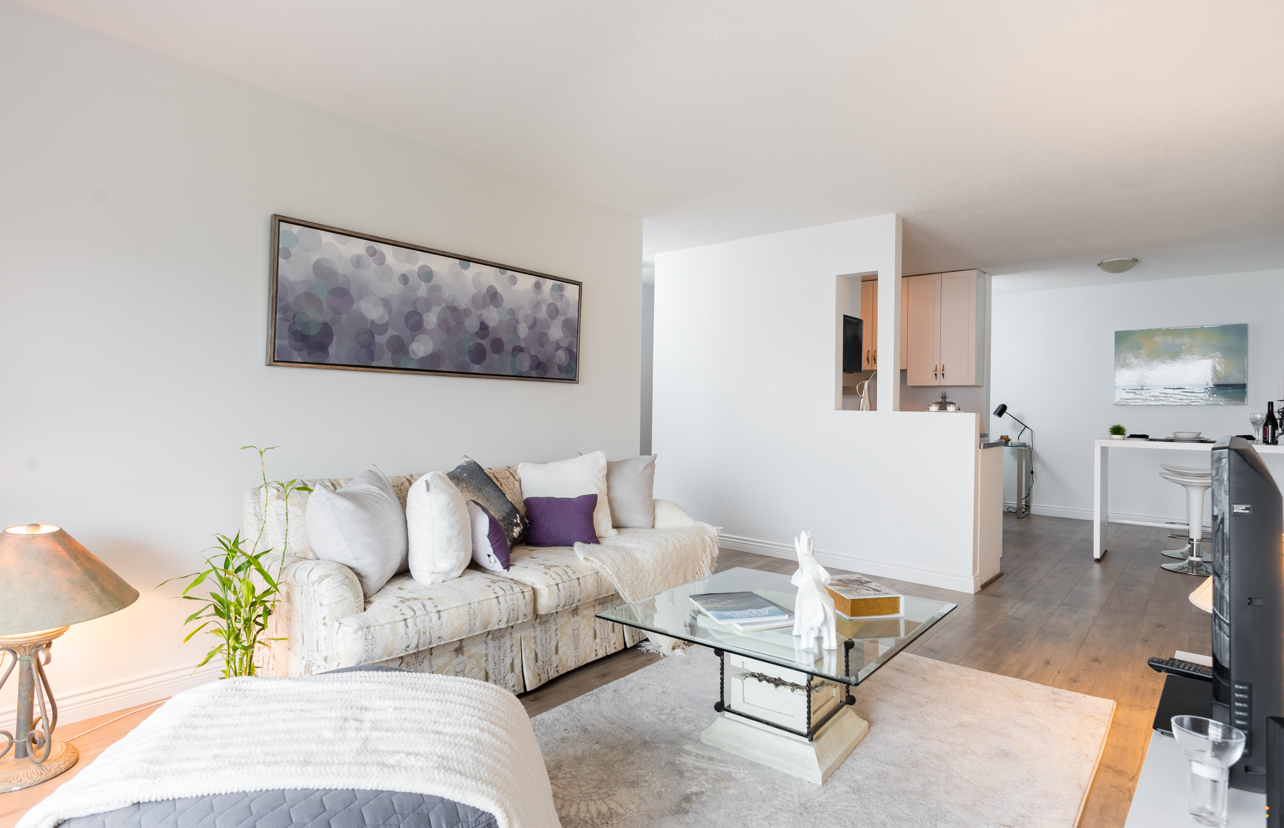 305 - 306 W 1st St, North Vancouver 4