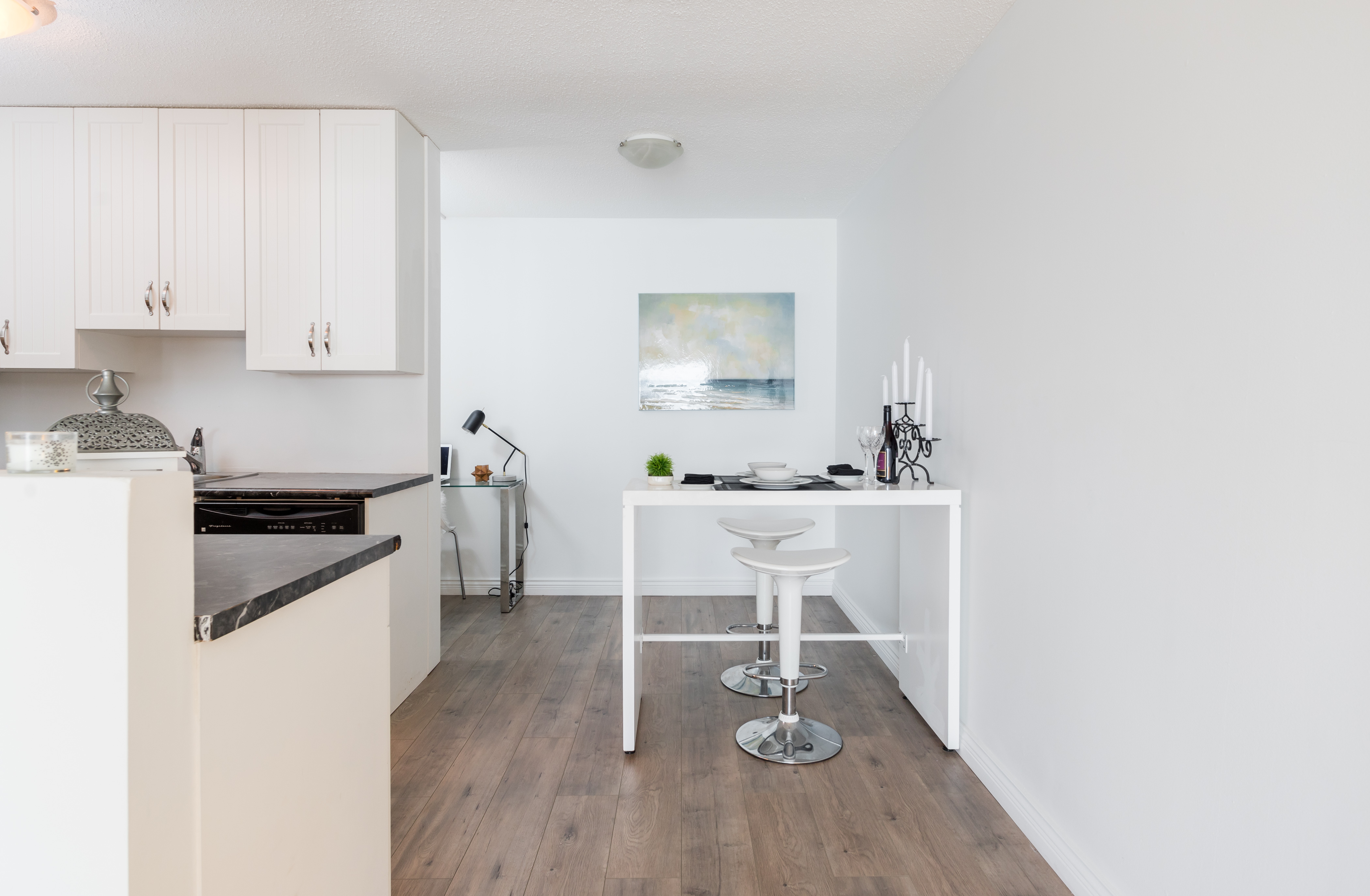 305 - 306 W 1st St, North Vancouver 12