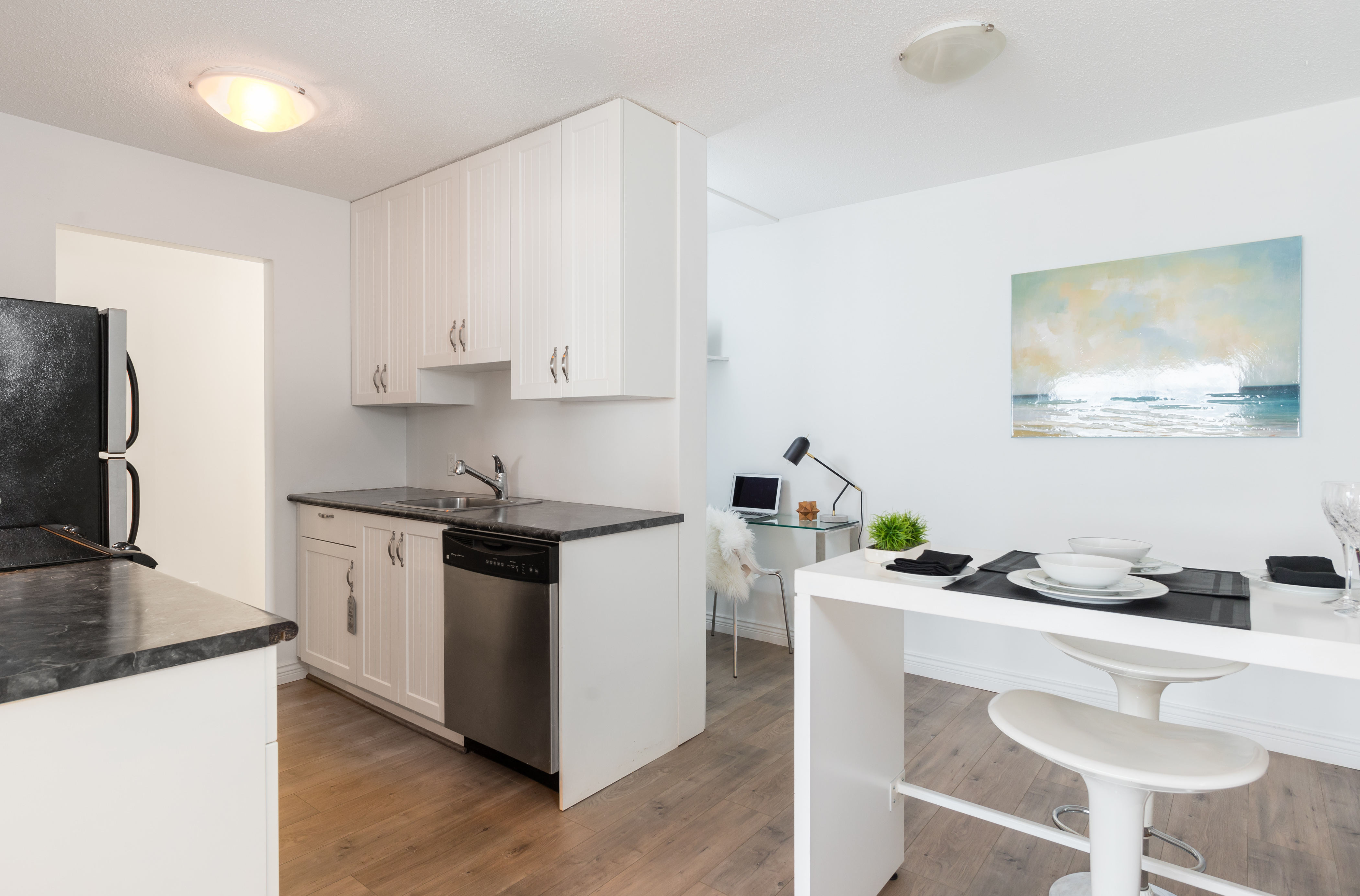 305 - 306 W 1st St, North Vancouver 14