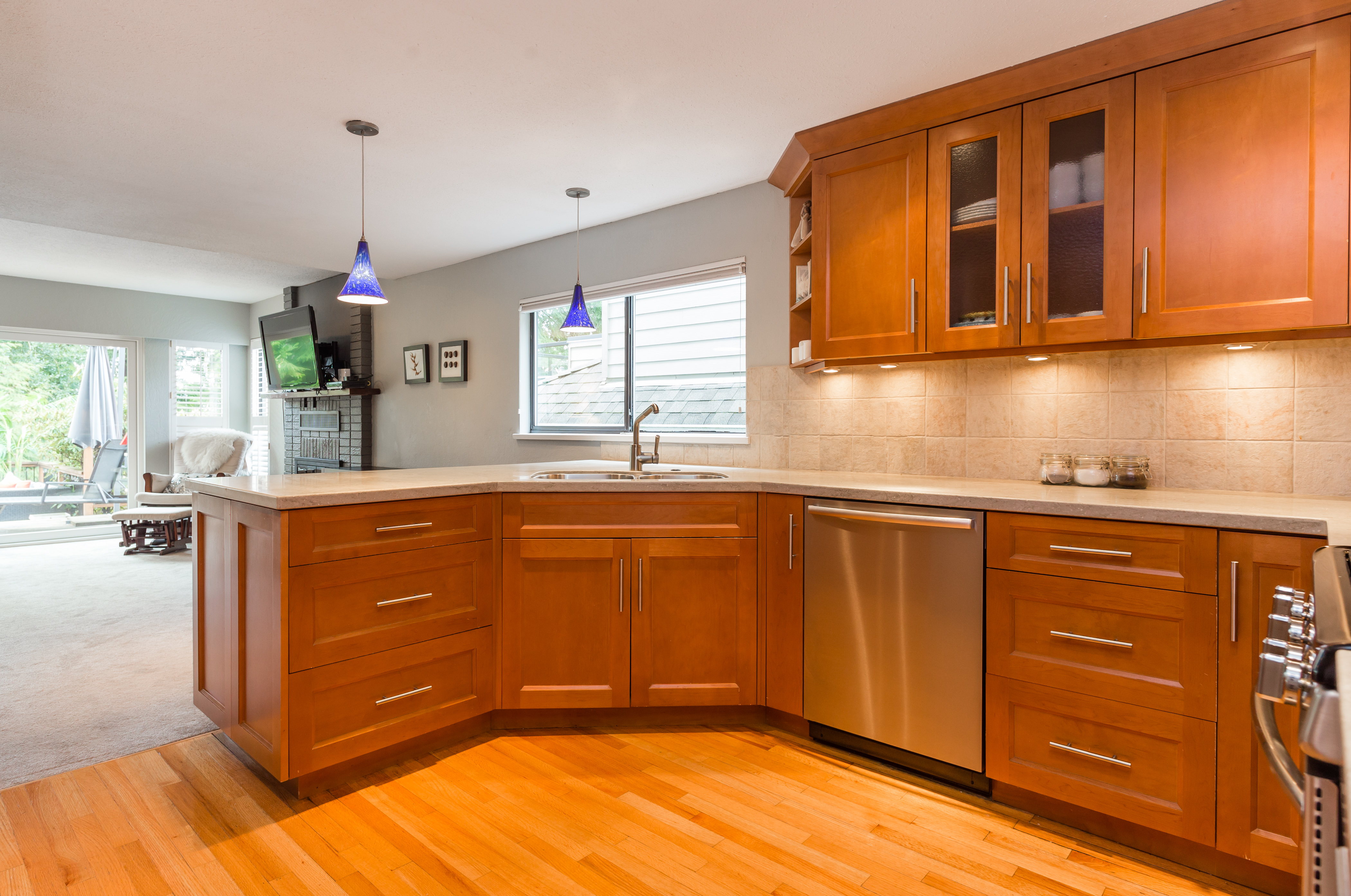 829 Clements Ave, North Vancouver 6