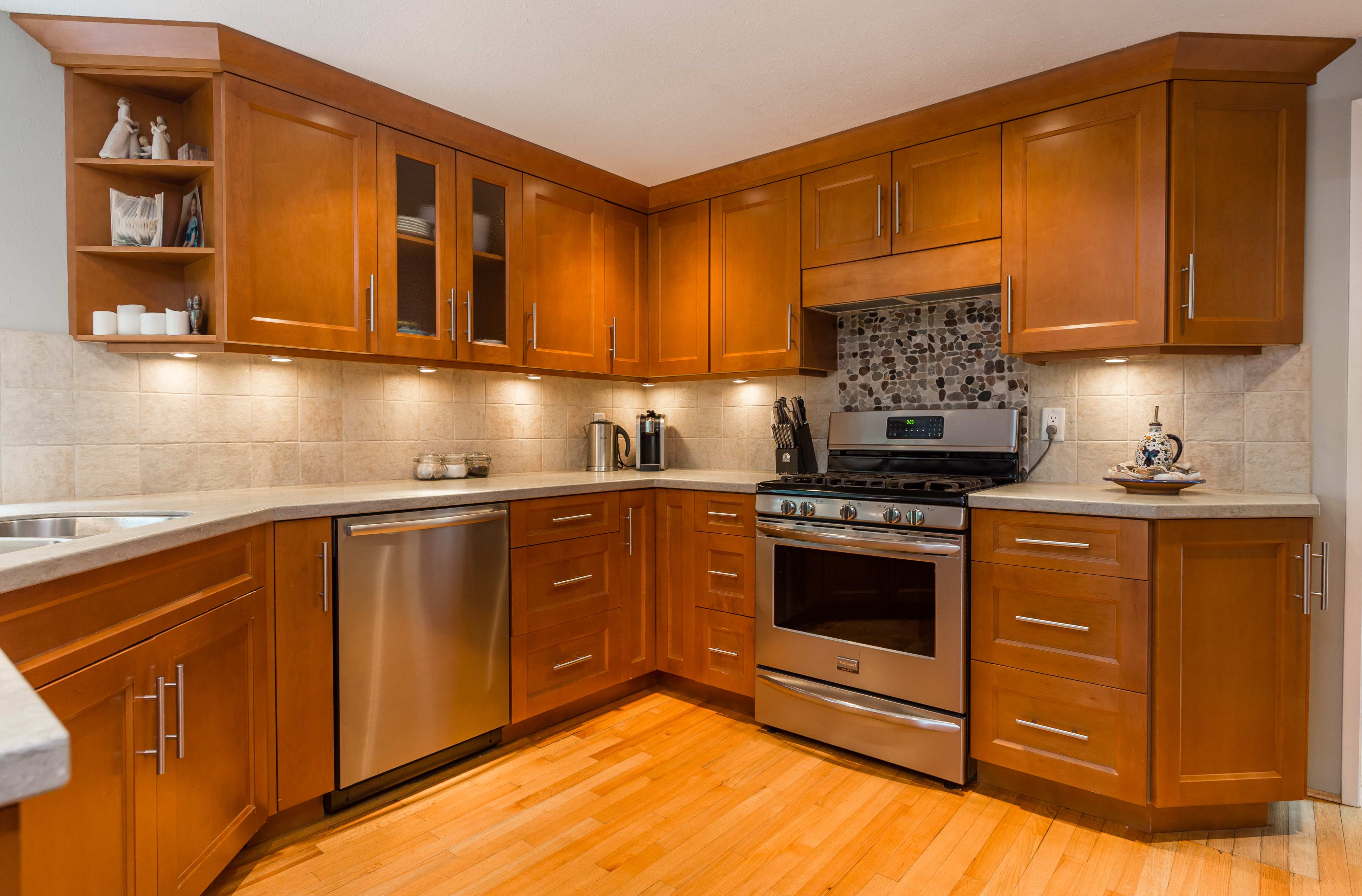 829 Clements Ave, North Vancouver 5