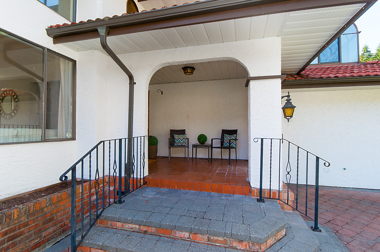 5515 Molina Road, North Vancouver 3