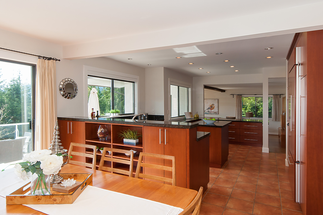 5515 Molina Road, North Vancouver 8