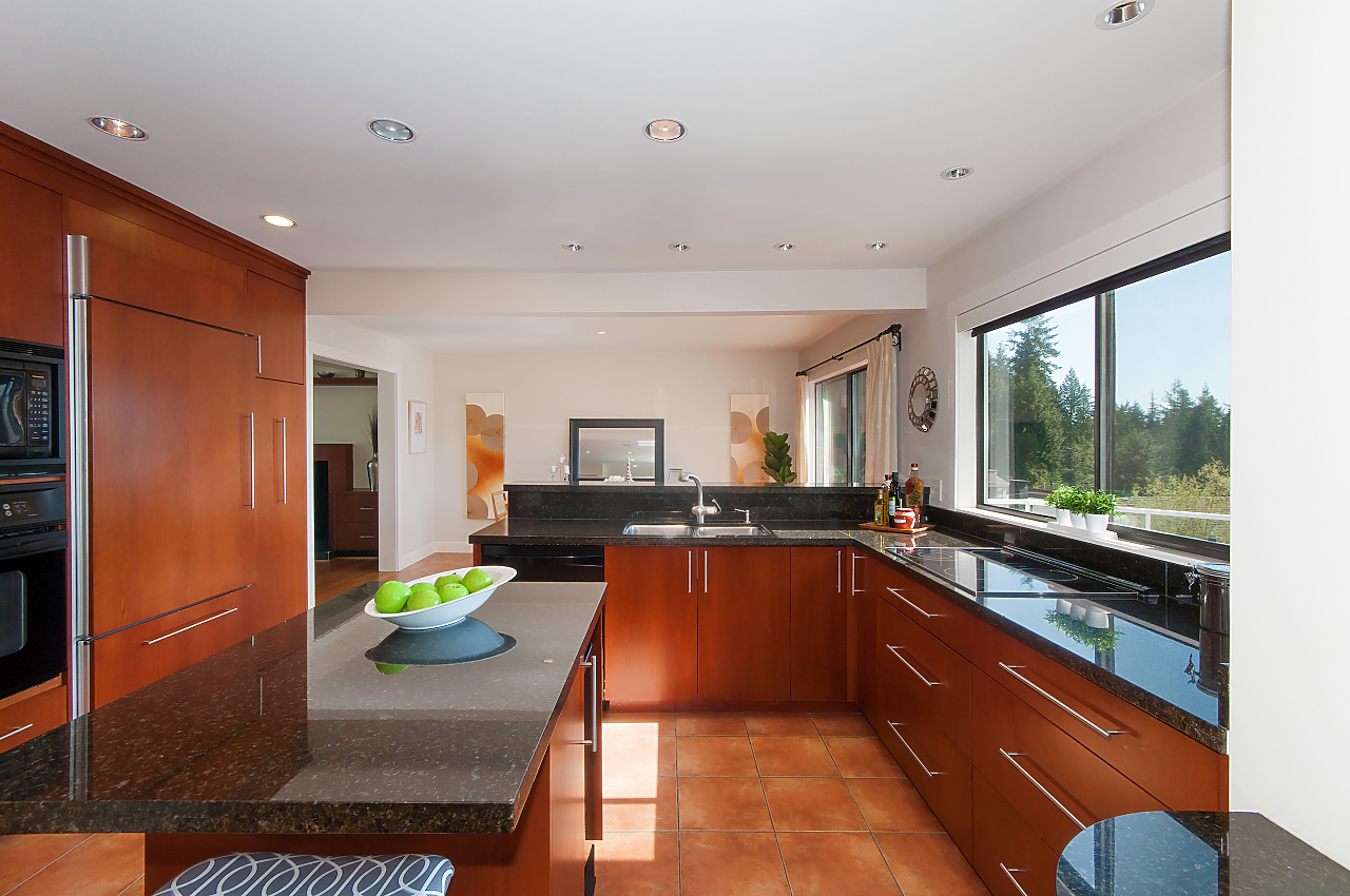 5515 Molina Road, North Vancouver 9