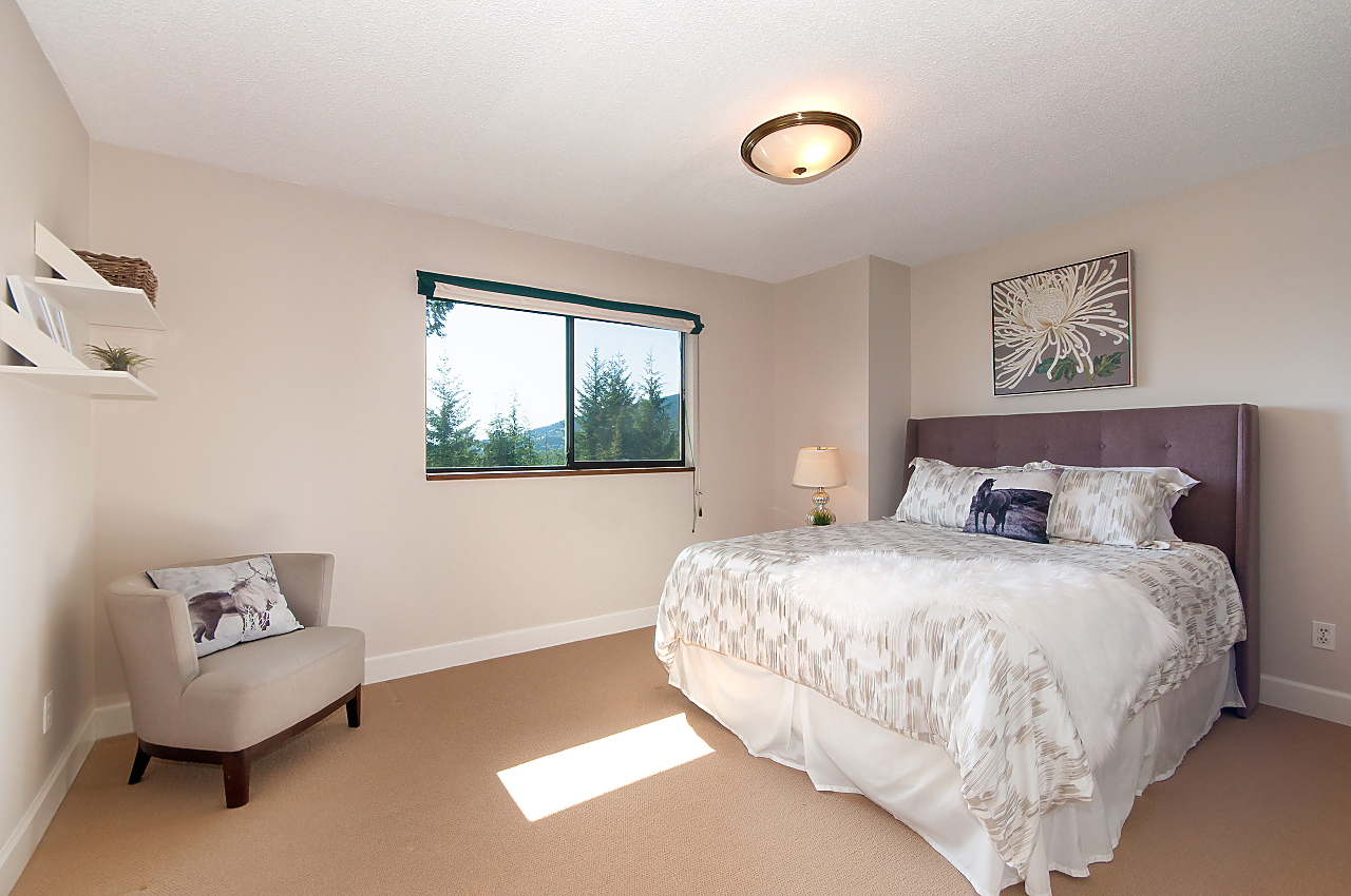 5515 Molina Road, North Vancouver 26
