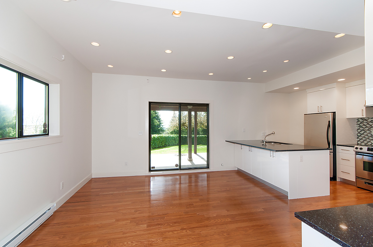 5515 Molina Road, North Vancouver 35