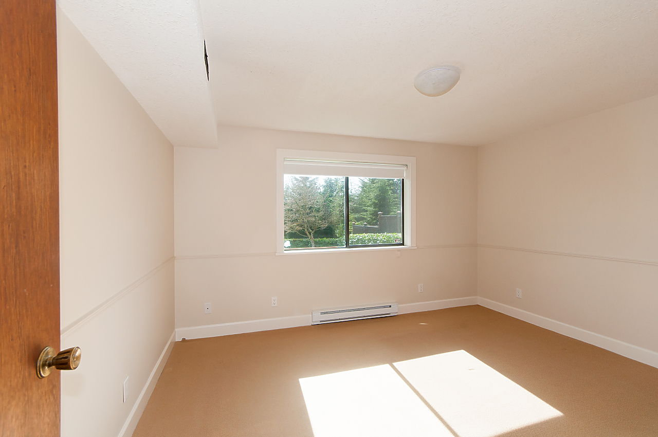 5515 Molina Road, North Vancouver 37