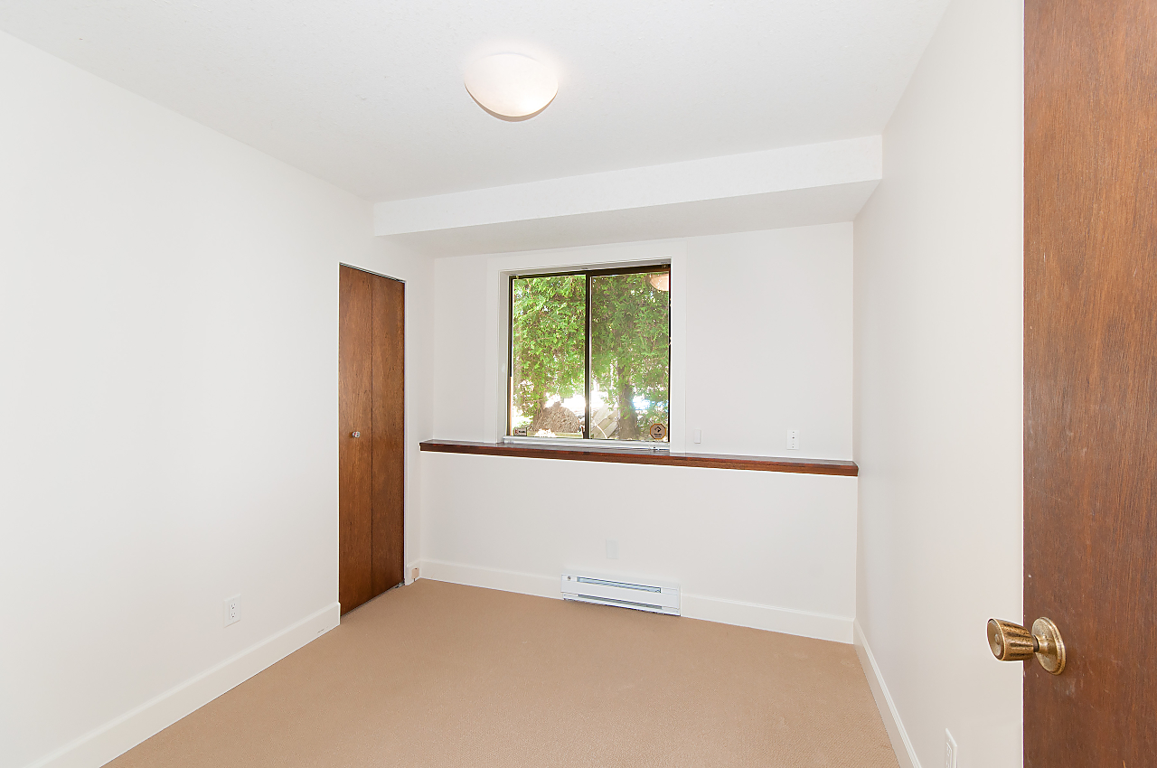 5515 Molina Road, North Vancouver 38