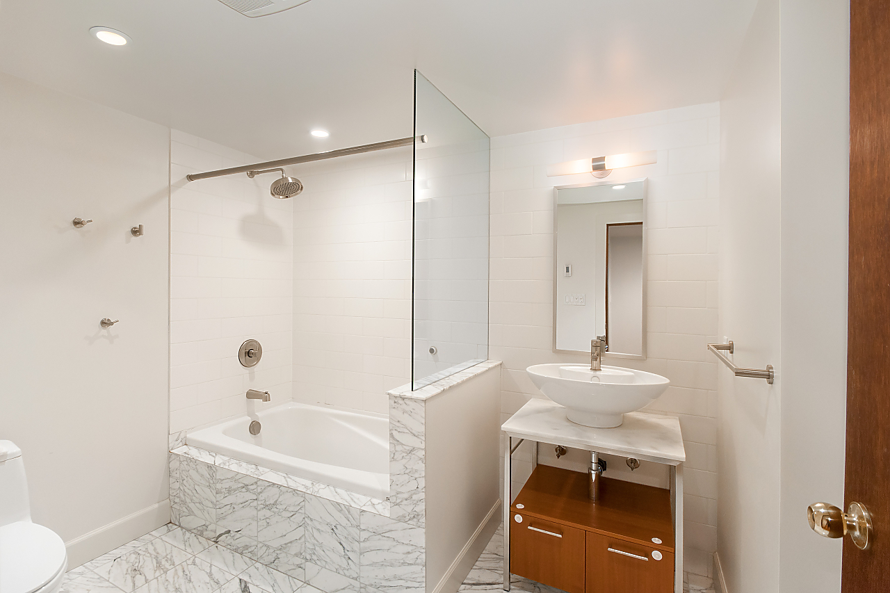 5515 Molina Road, North Vancouver 39