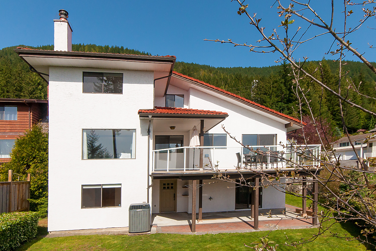 5515 Molina Road, North Vancouver 40