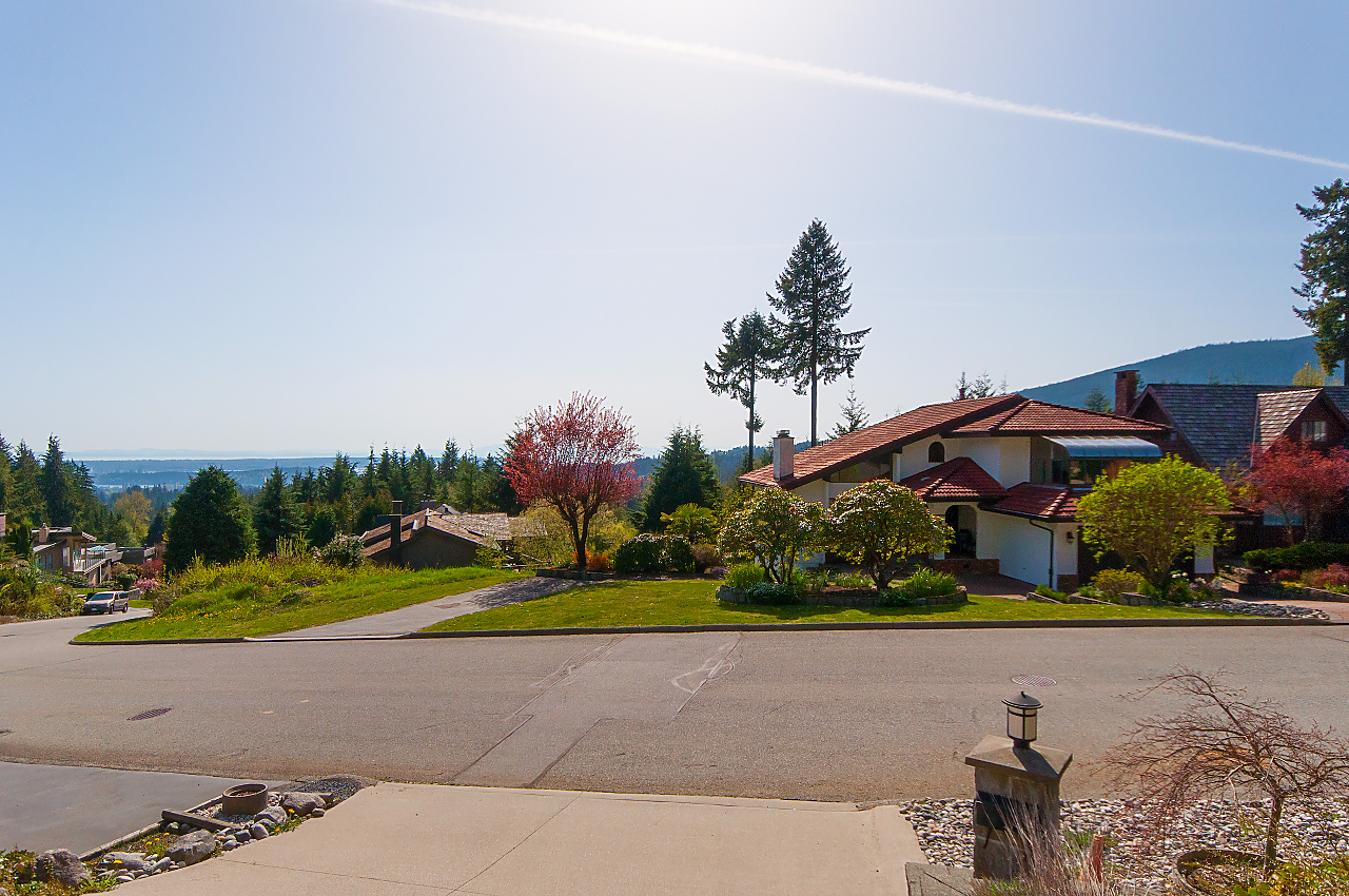 5515 Molina Road, North Vancouver 43