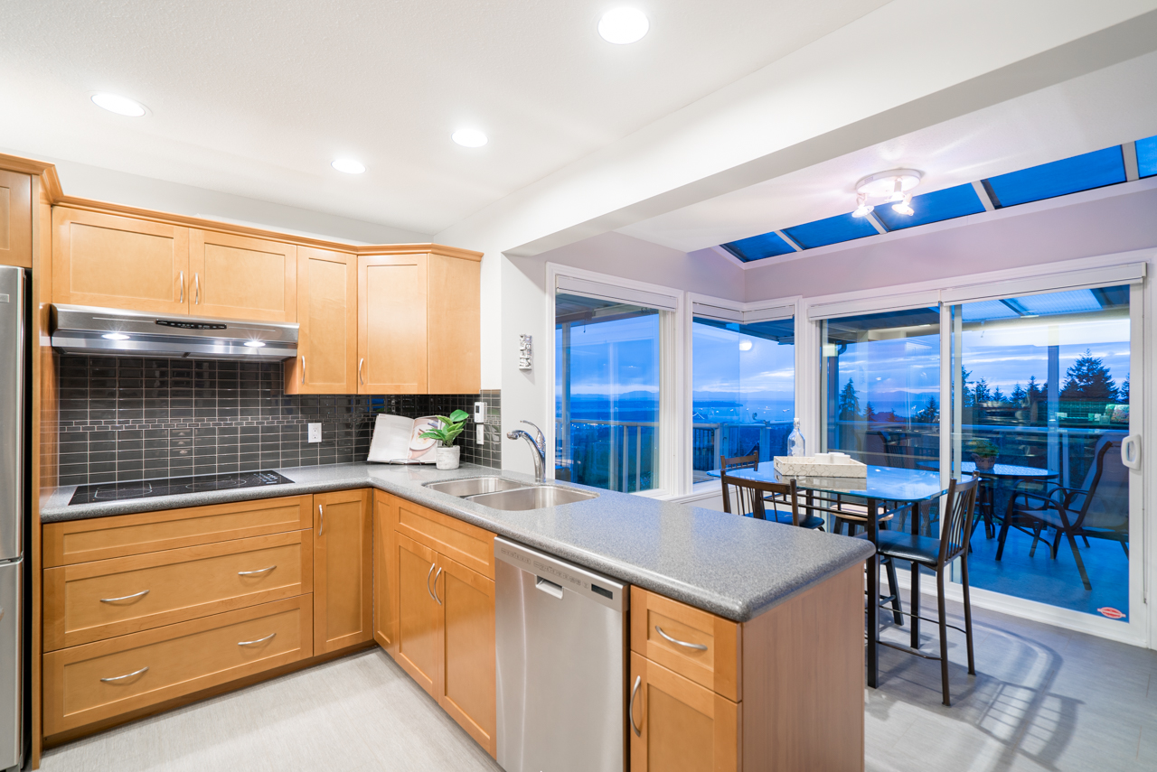 4275 St. Georges Avenue, Upper Lonsdale, North Vancouver 11