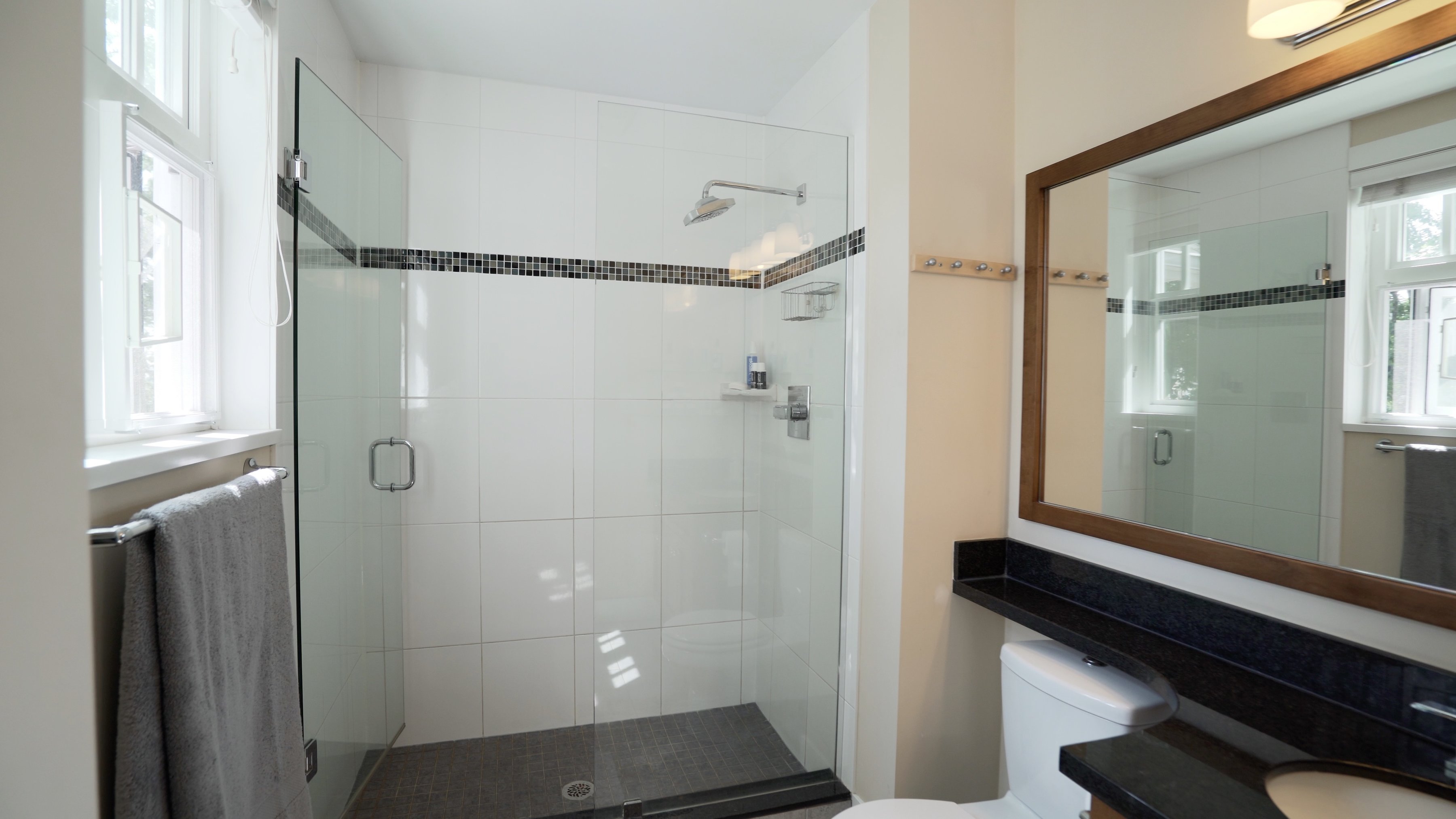 2081 E 2nd Ave, Vancouver 15