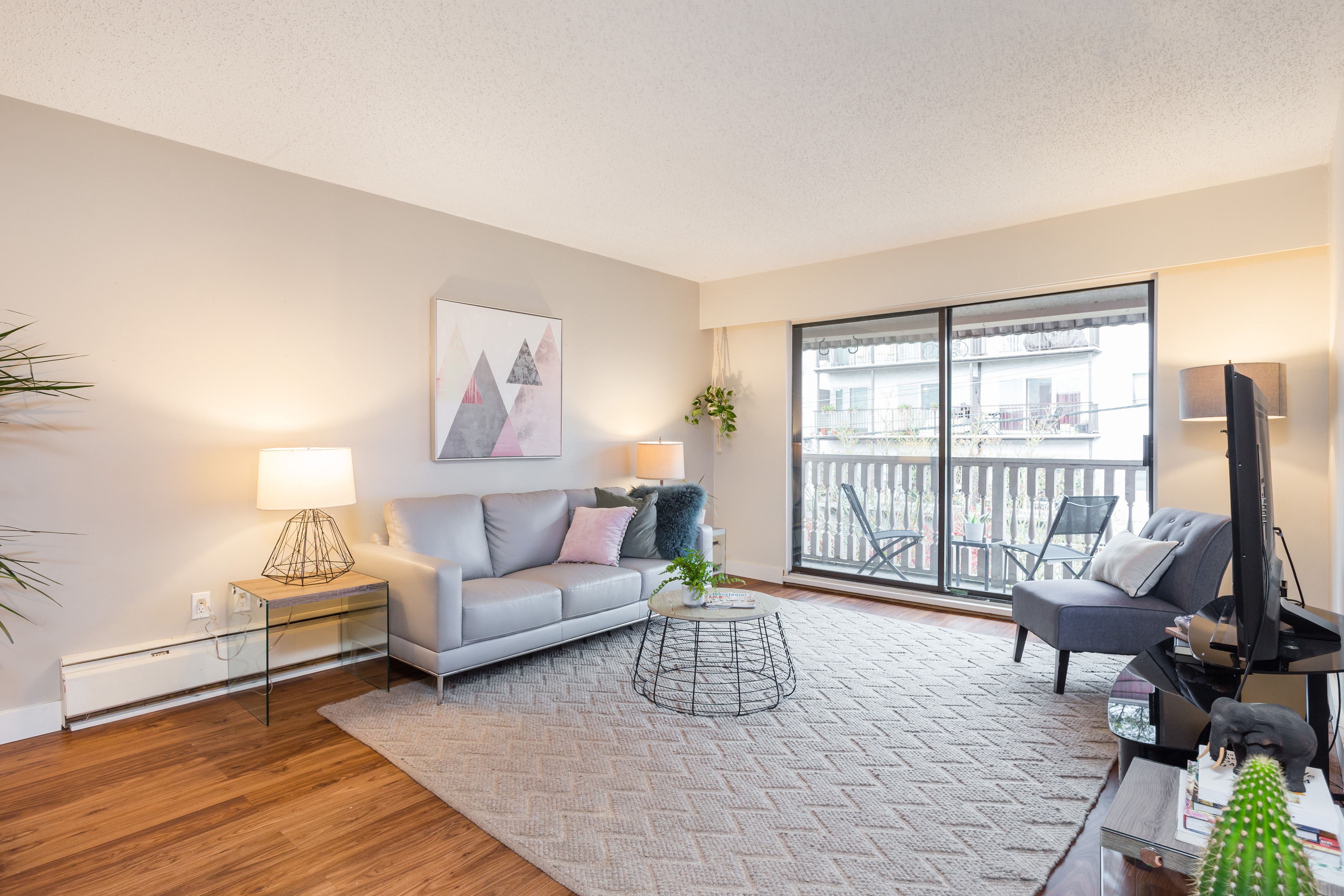 #302 - 236 W 2nd St, North Vancouver 2