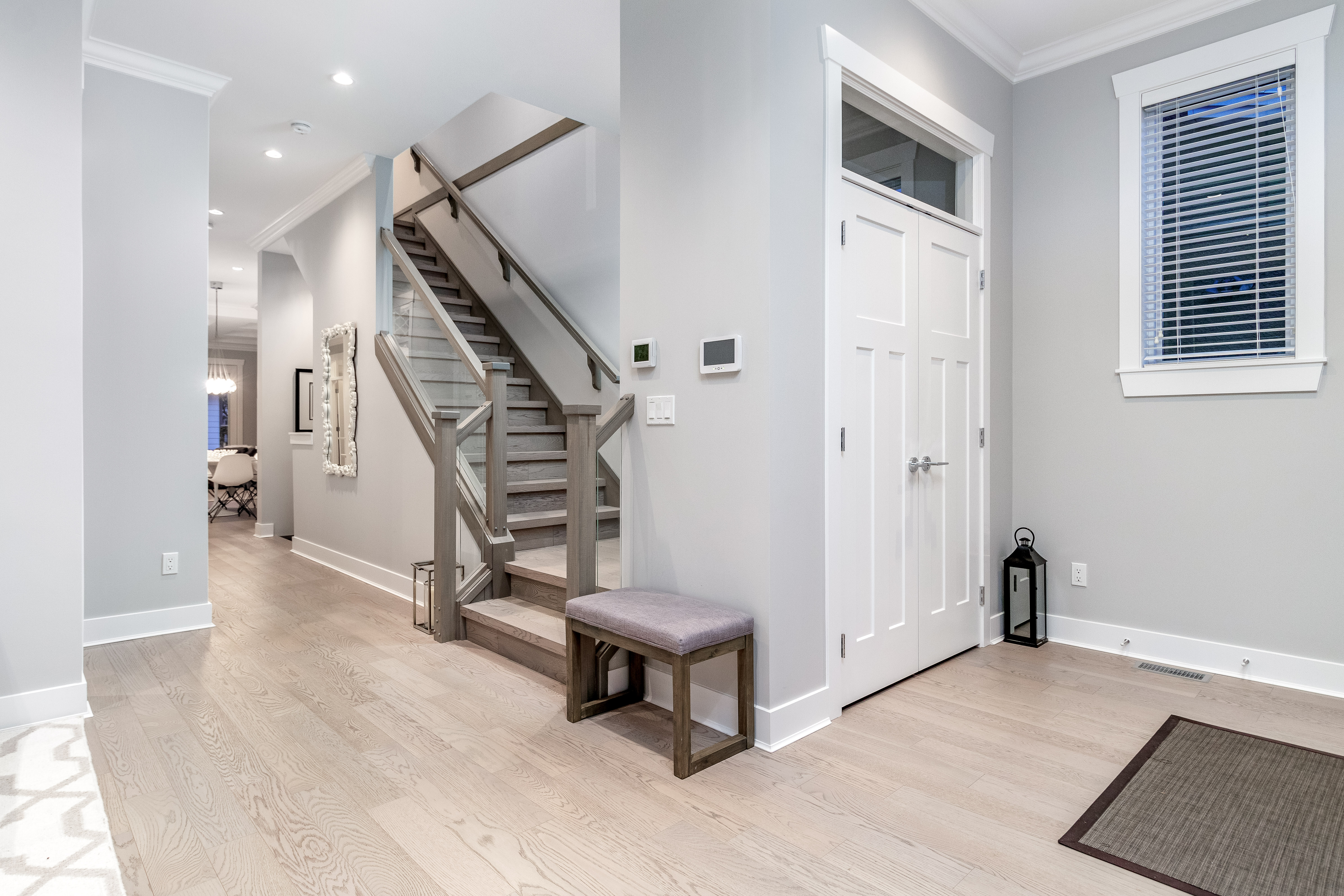 322 E 19th St, North Vancouver 8