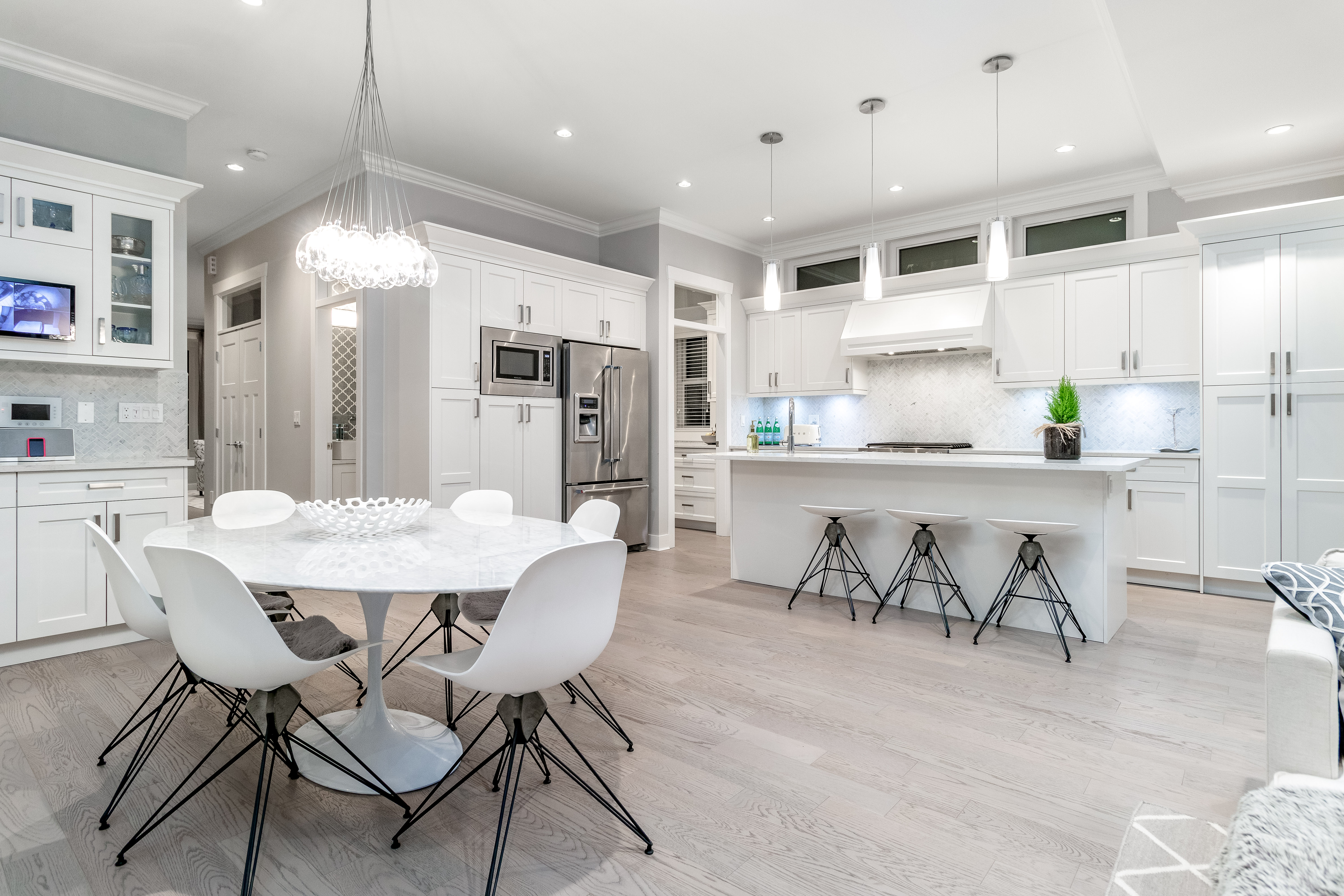 322 E 19th St, North Vancouver 16