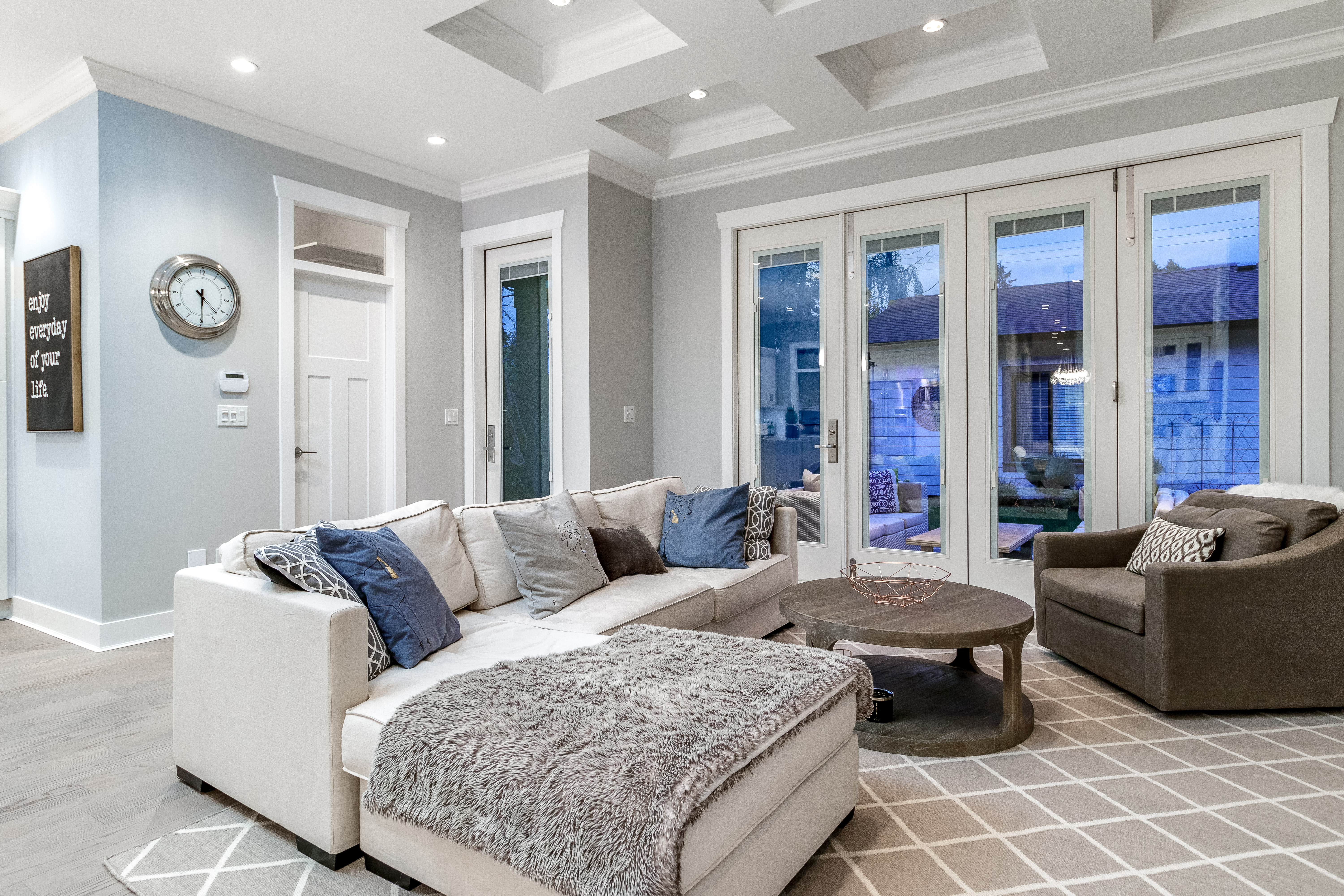 322 E 19th St, North Vancouver 25
