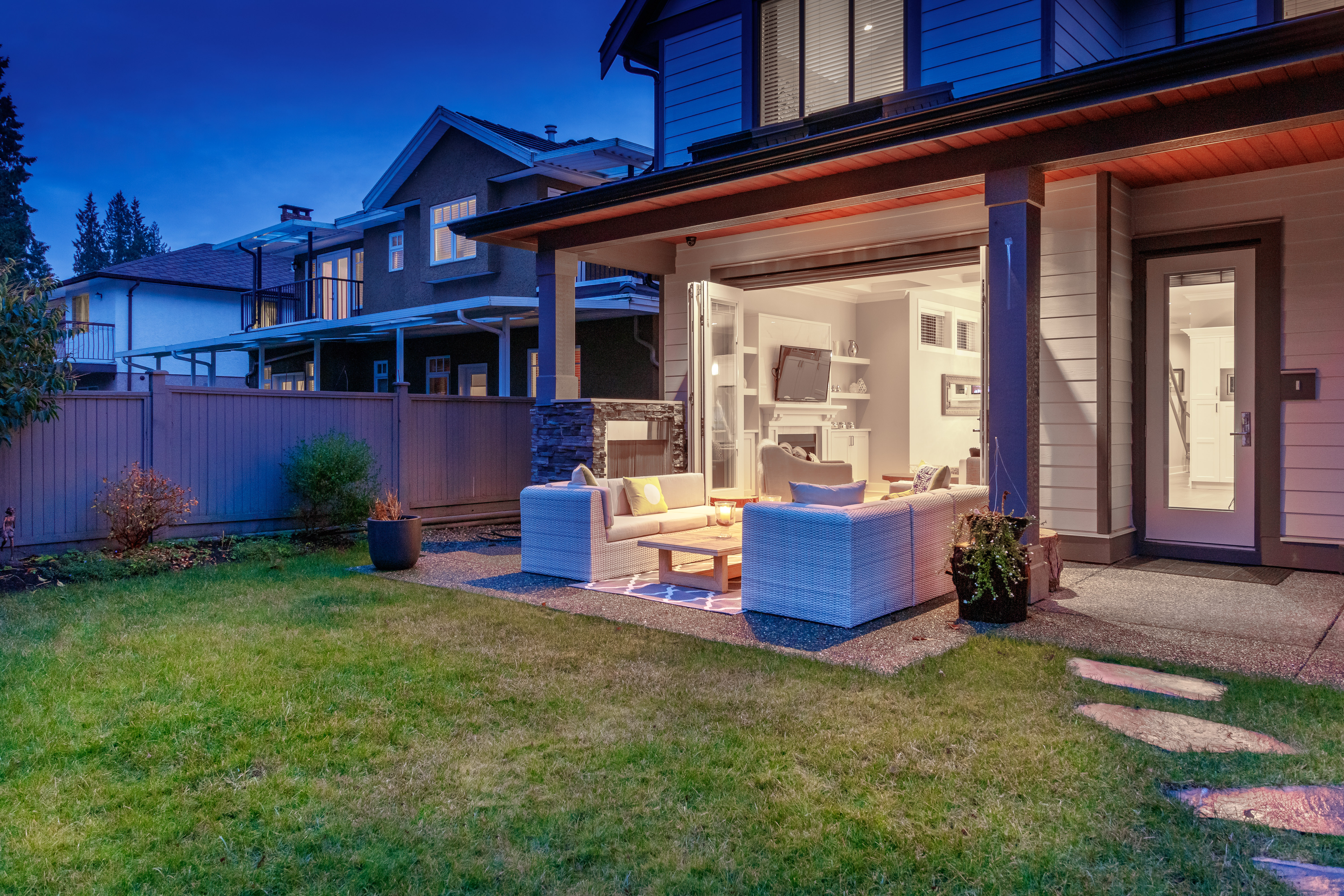 322 E 19th St, North Vancouver 32