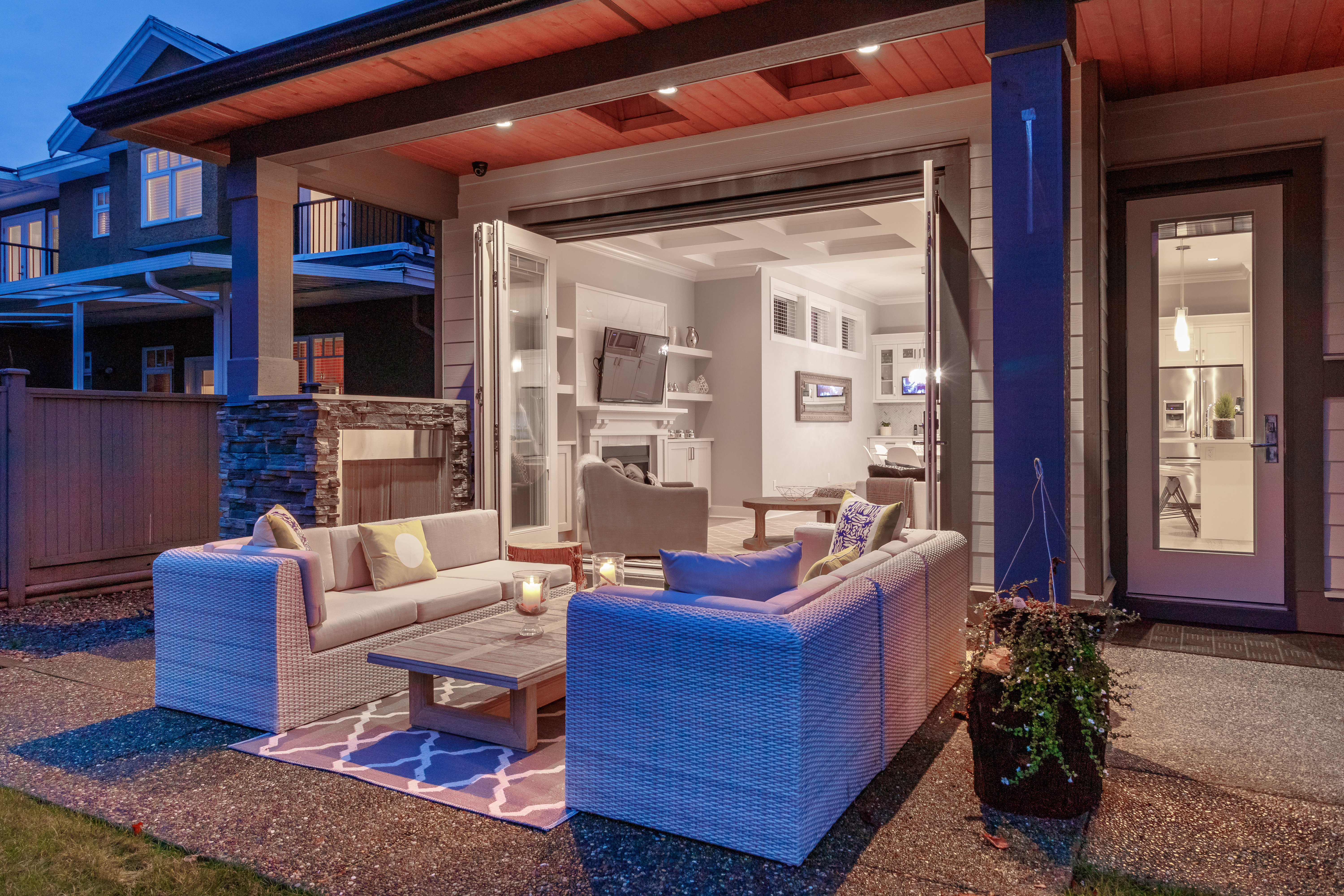 322 E 19th St, North Vancouver 33