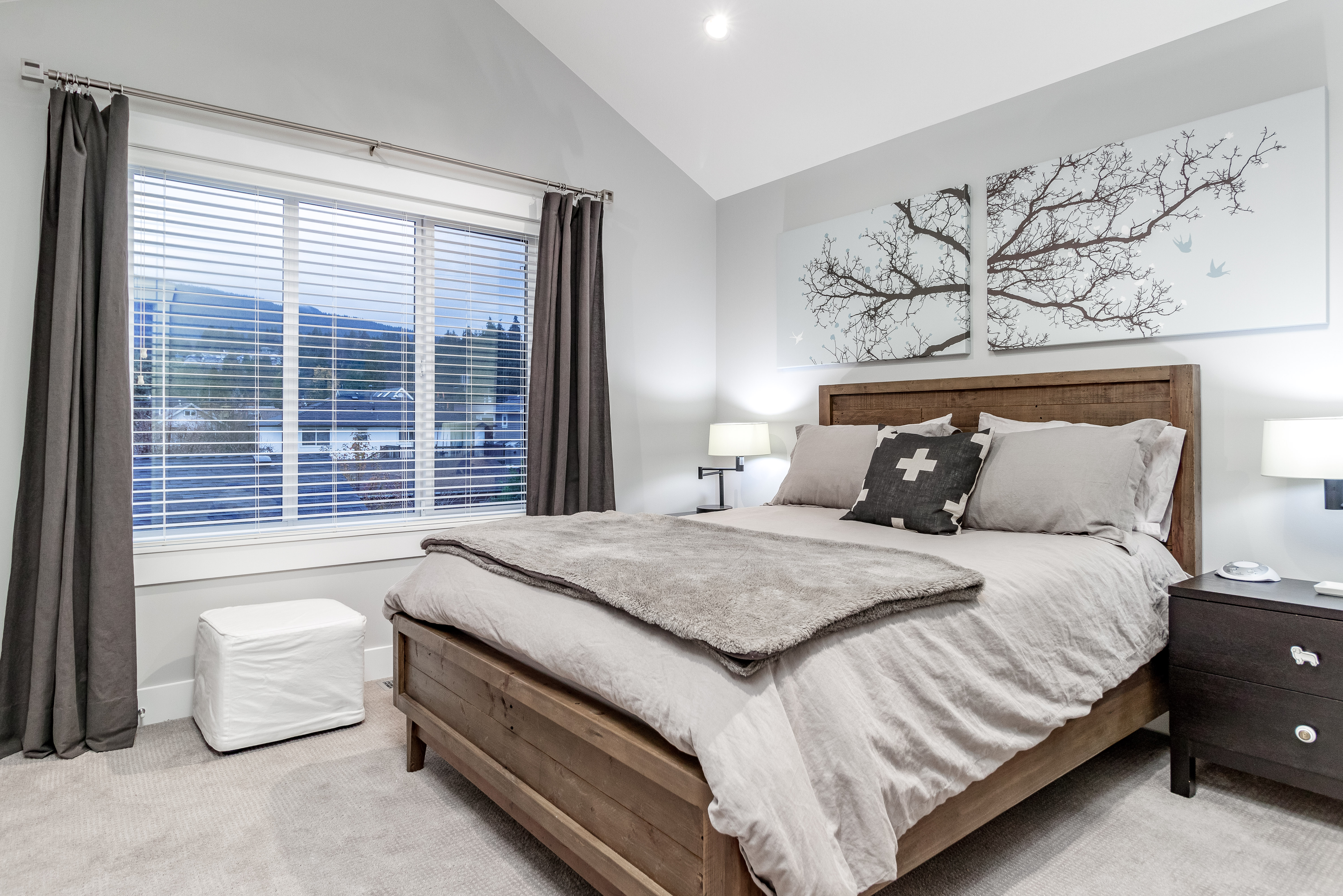 322 E 19th St, North Vancouver 44
