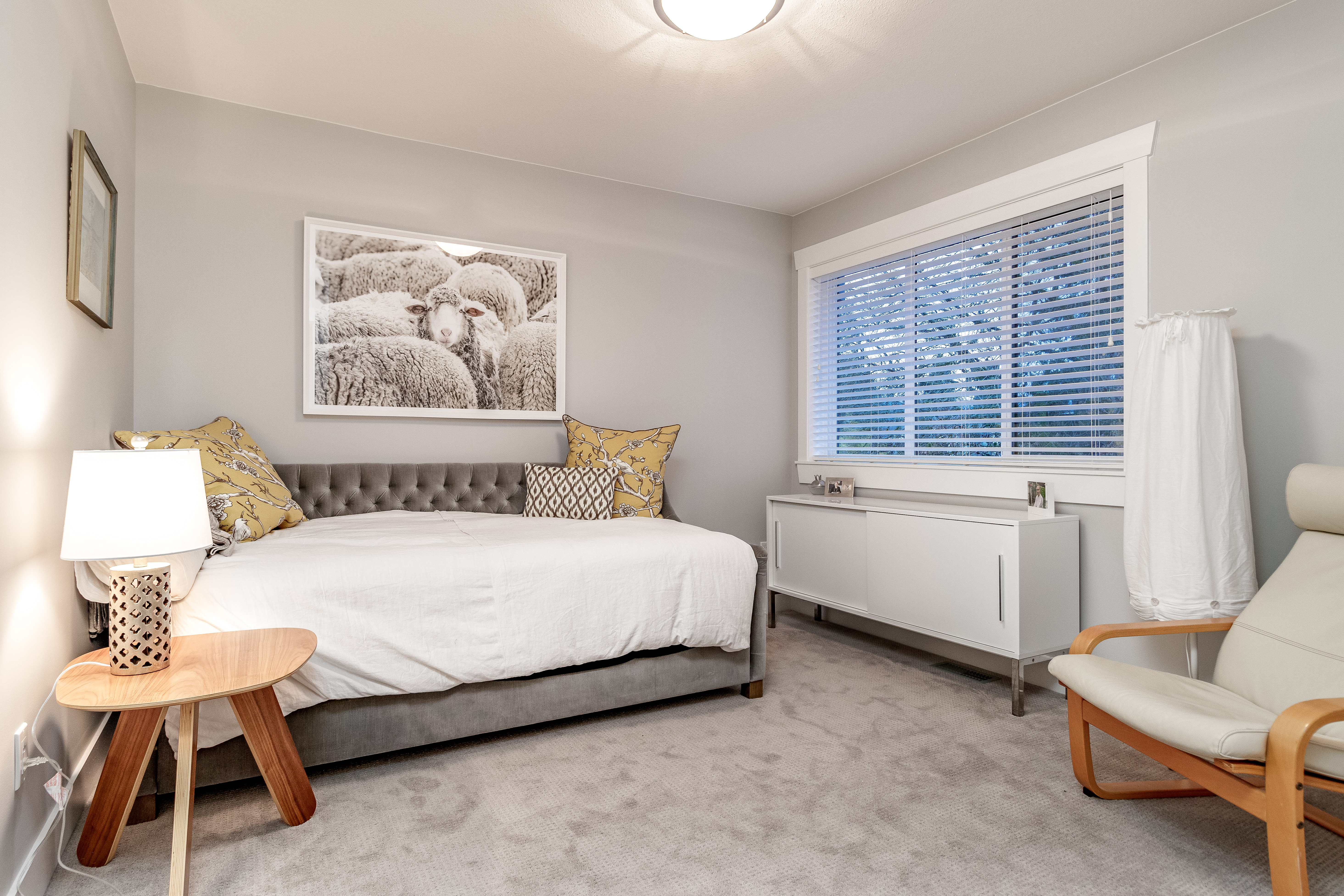 322 E 19th St, North Vancouver 46
