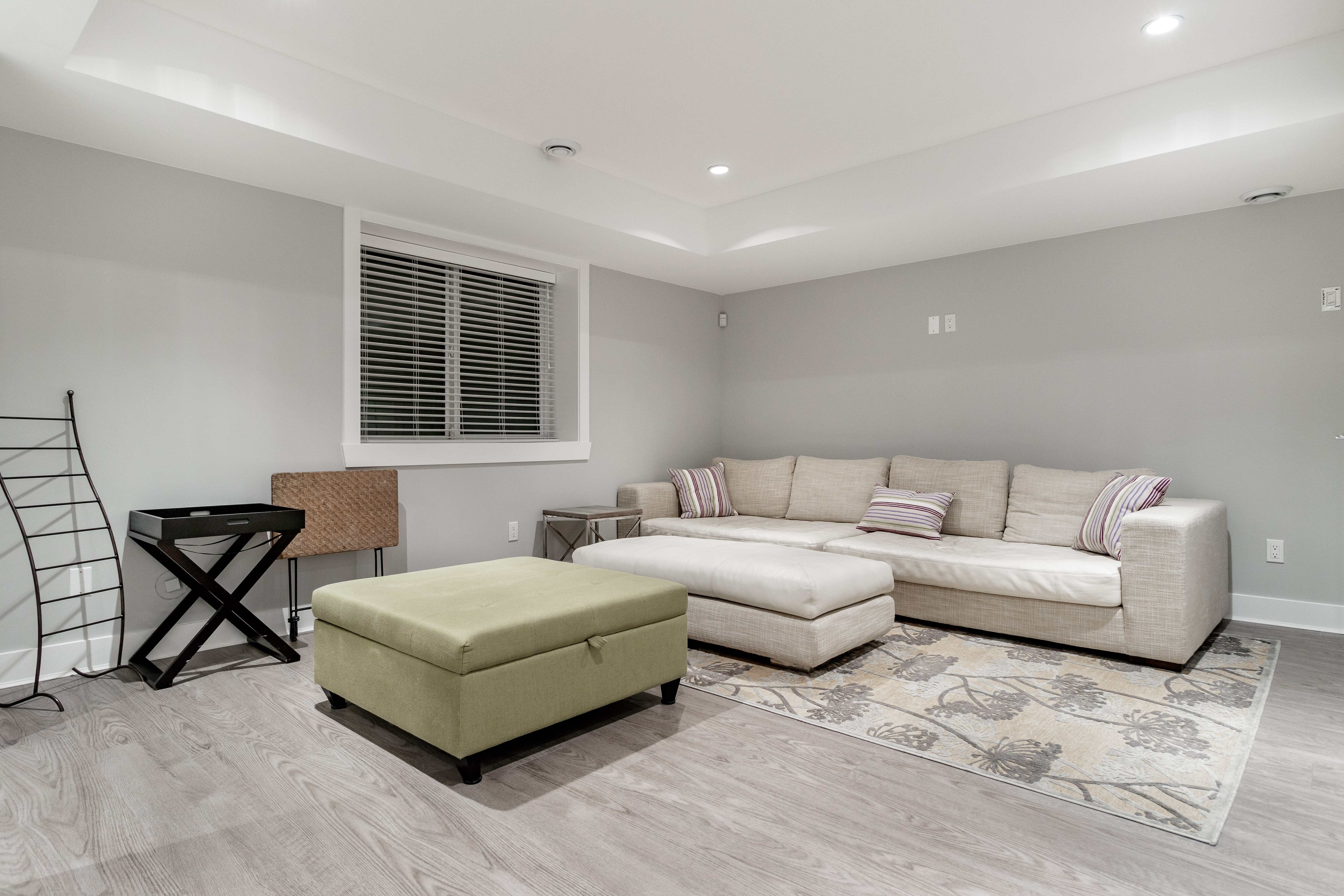 322 E 19th St, North Vancouver 50
