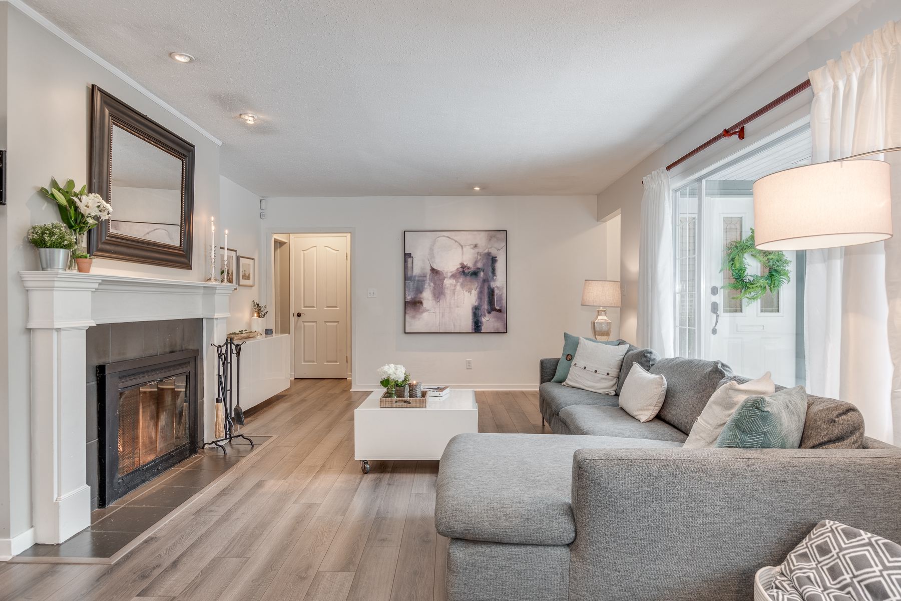 553 W 23rd St, North Vancouver
