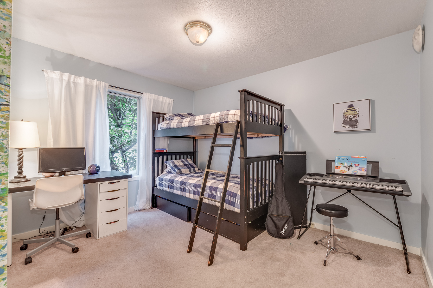 553 W 23rd St, North Vancouver 30
