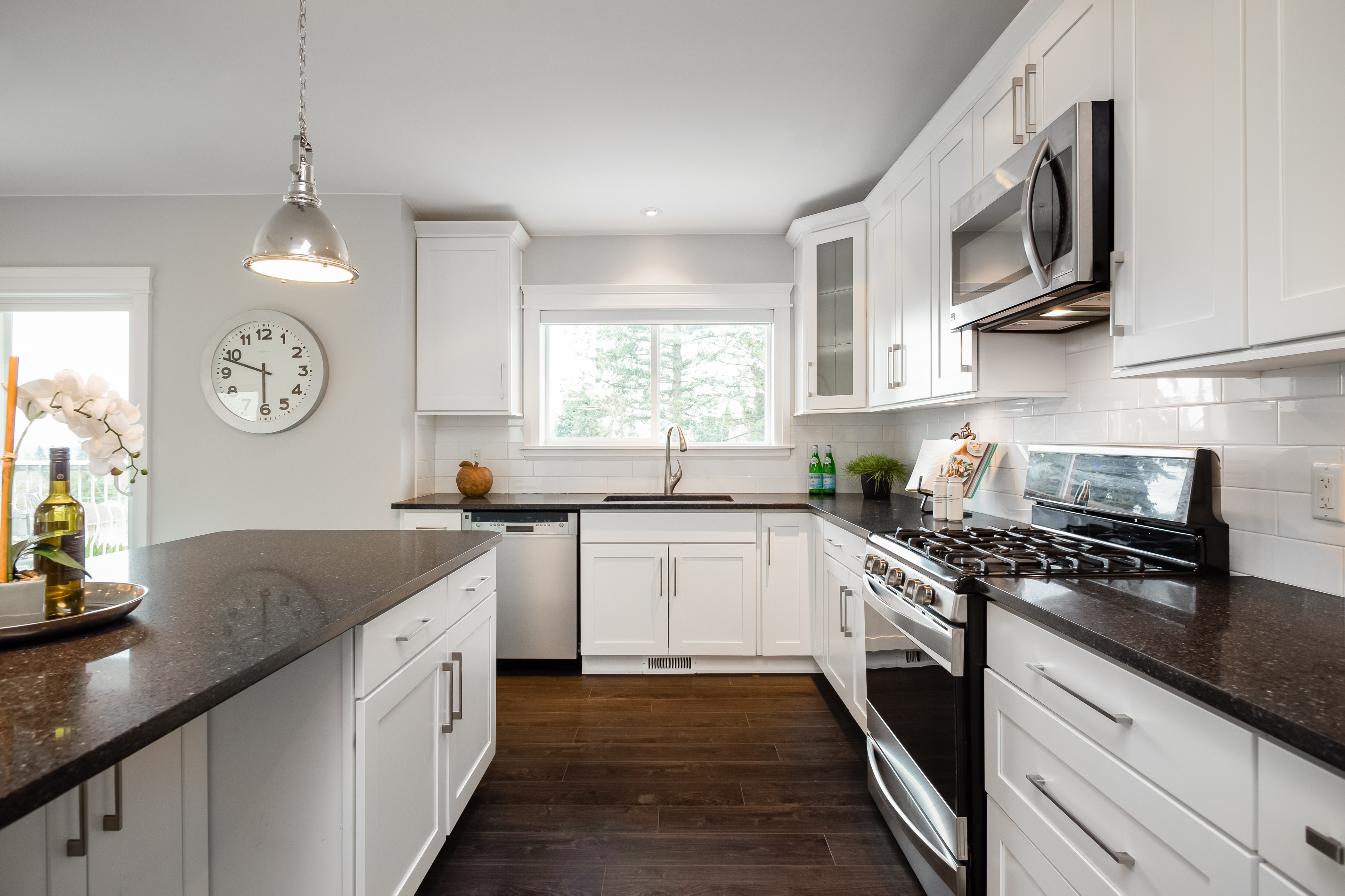 2616 Jones Ave, North Vancouver 33