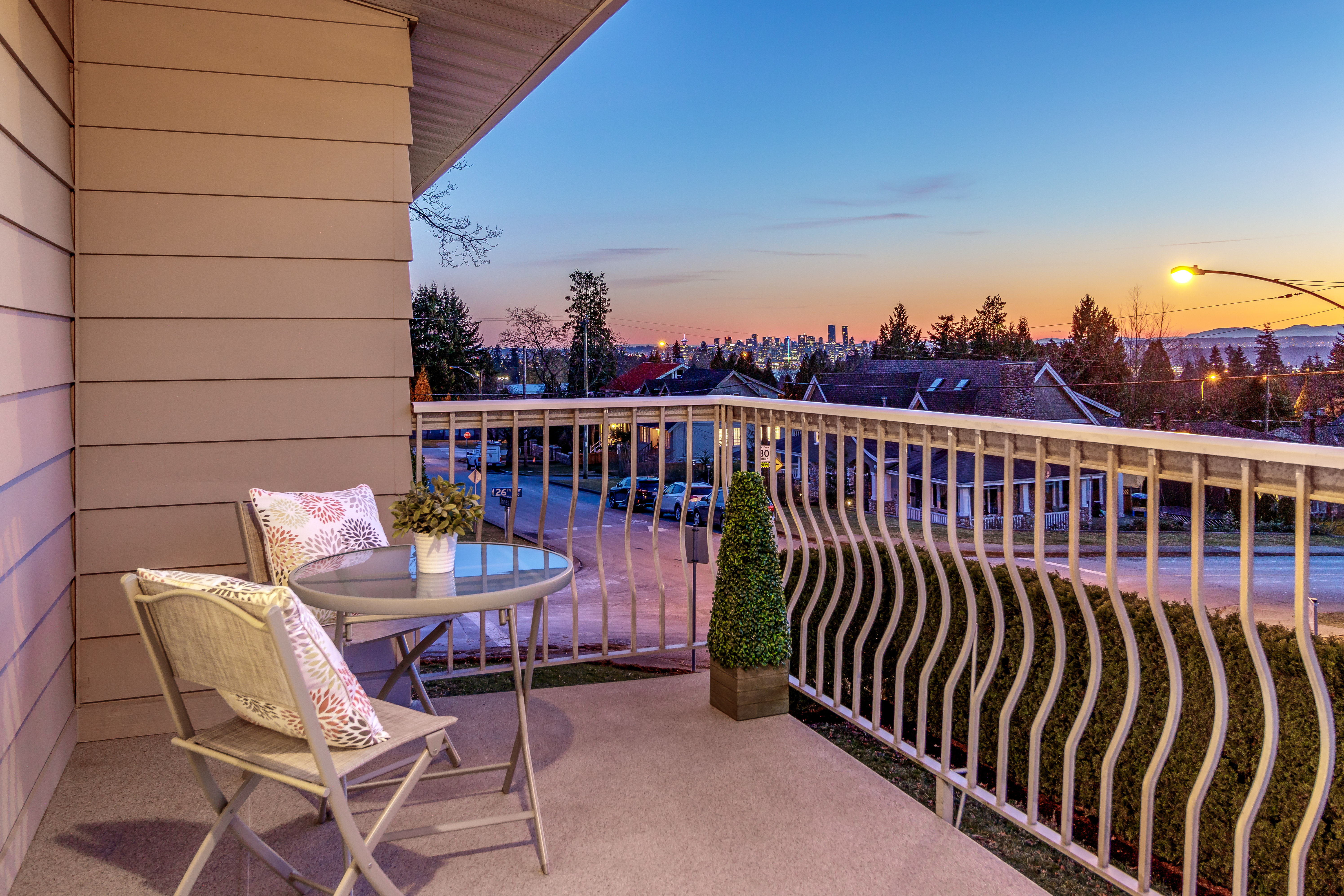 2616 Jones Ave, North Vancouver 23