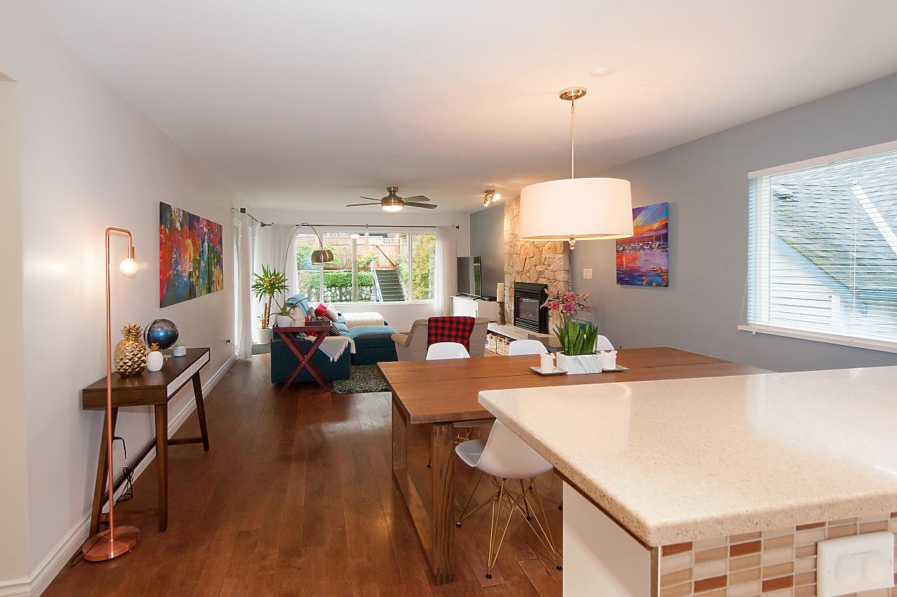 1950 Deep Cove Road, North Vancouver 2