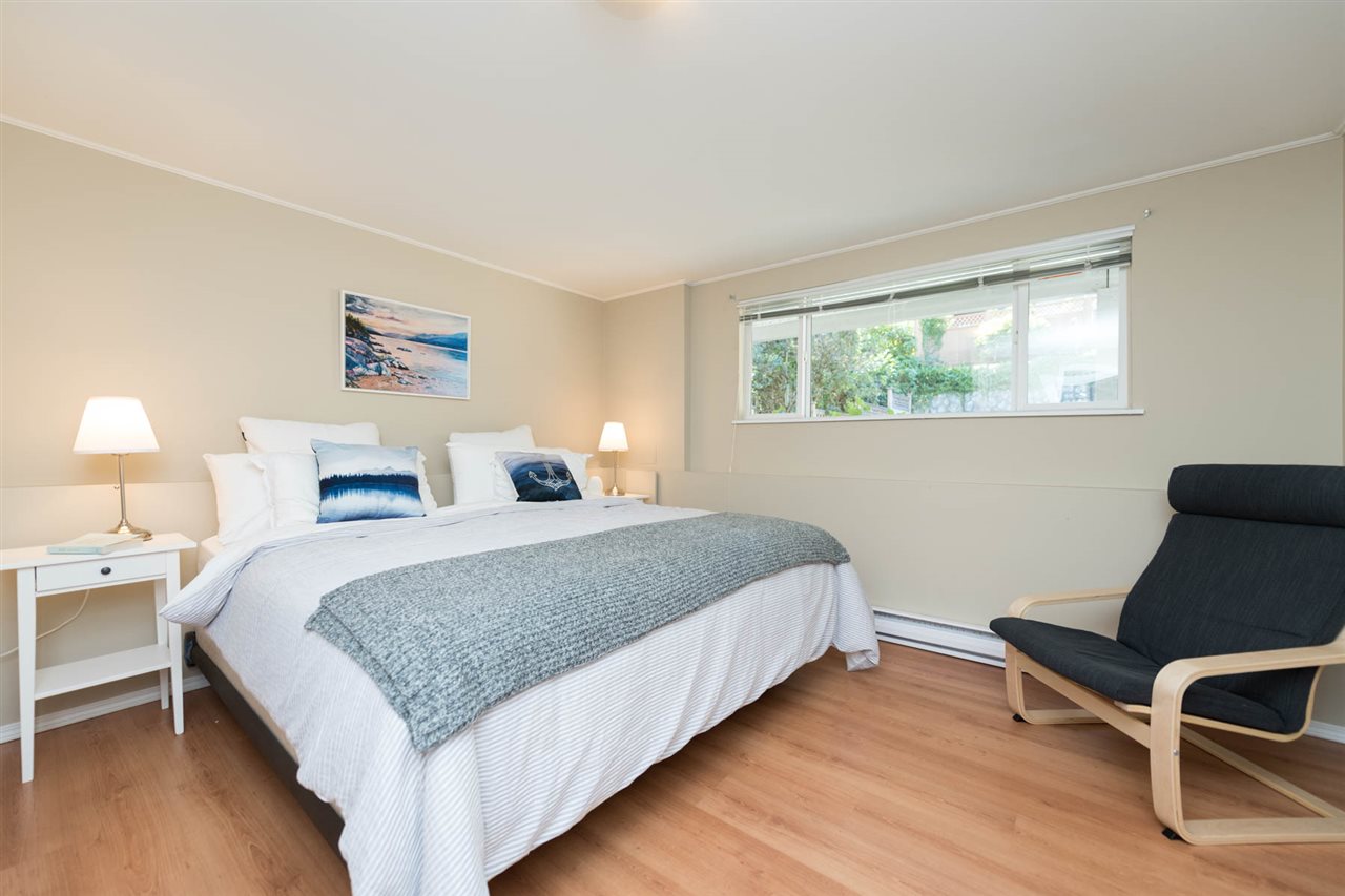 1950 Deep Cove Road, North Vancouver 15