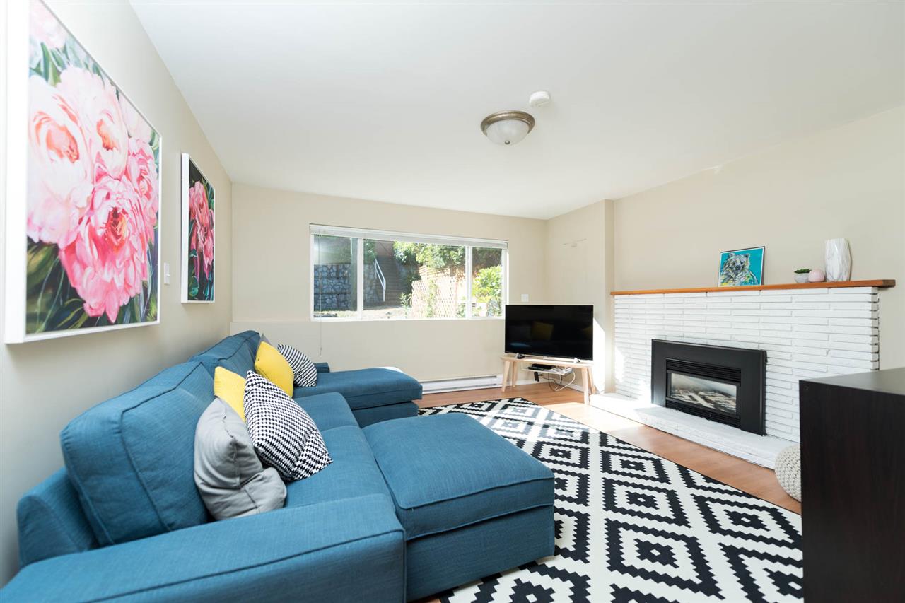 1950 Deep Cove Road, North Vancouver 16