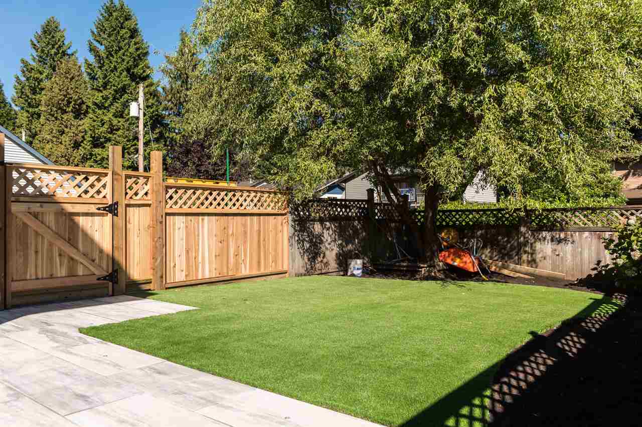 1950 Deep Cove Road, North Vancouver 18