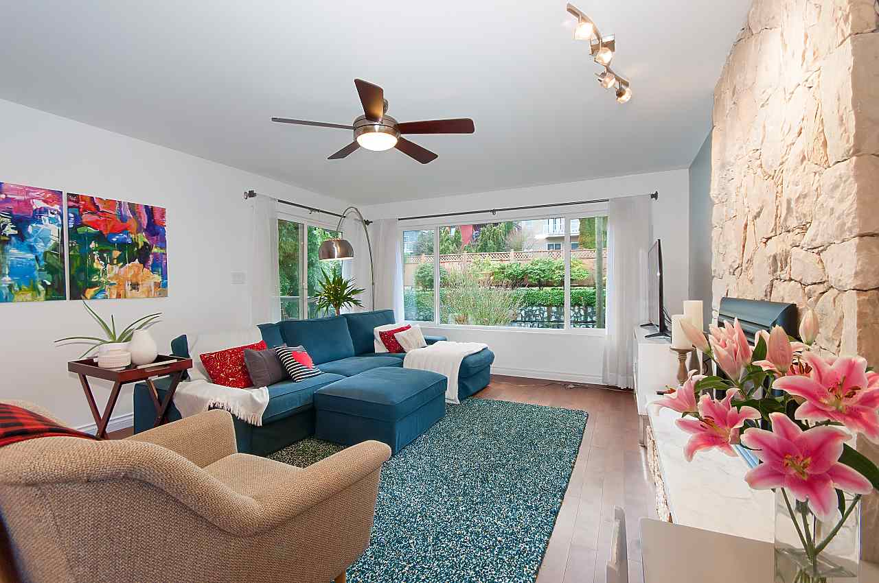 1950 Deep Cove Road, North Vancouver 3