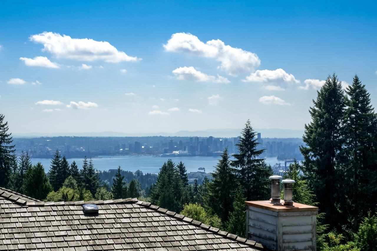 4285 Starlight Way, North Vancouver 2