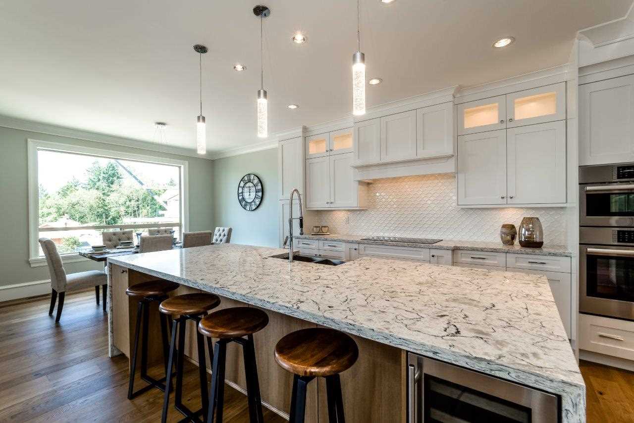 4285 Starlight Way, North Vancouver 3