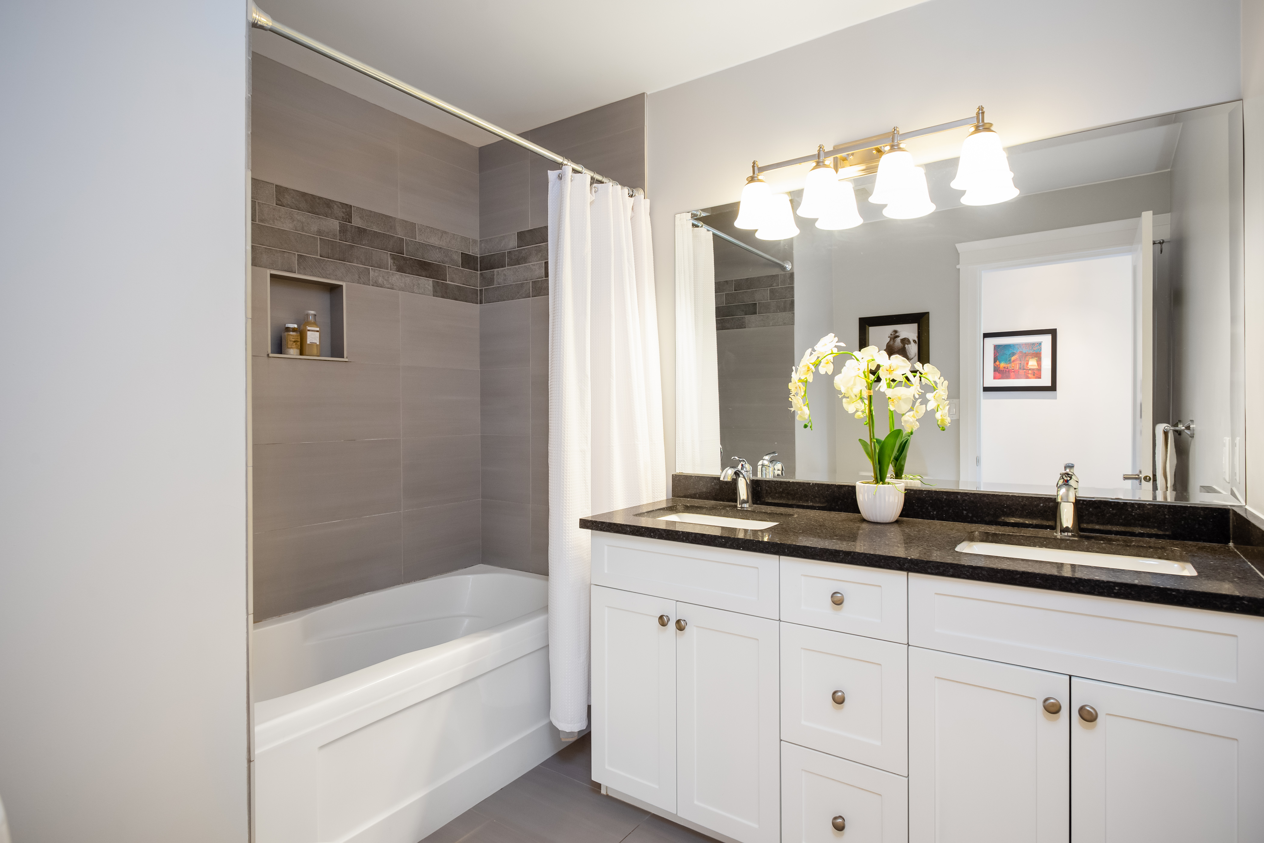 2616 Jones Ave, North Vancouver 41