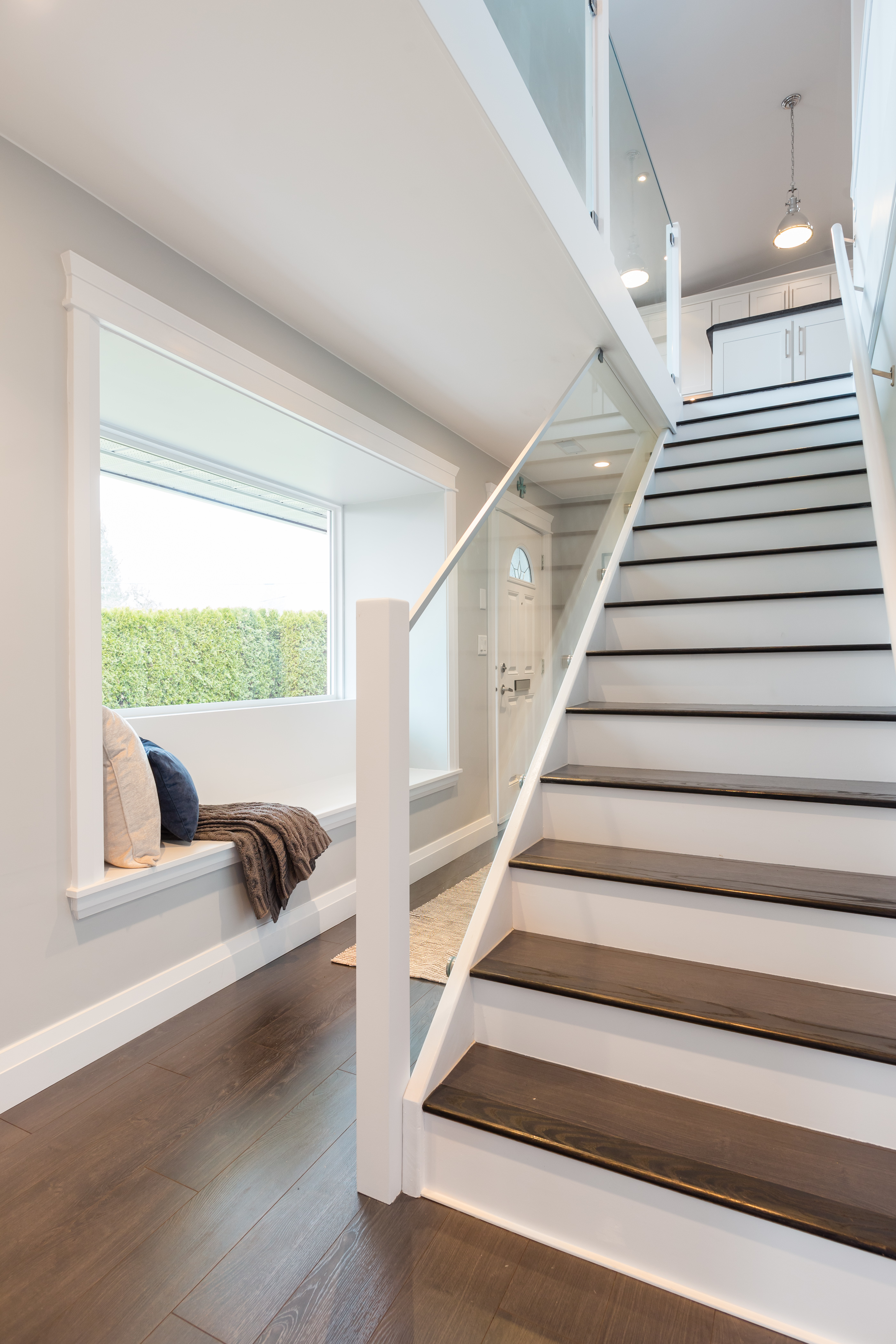 2616 Jones Ave, North Vancouver 36