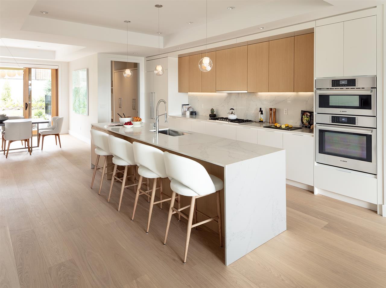 452 E 5th St, North Vancouver 3