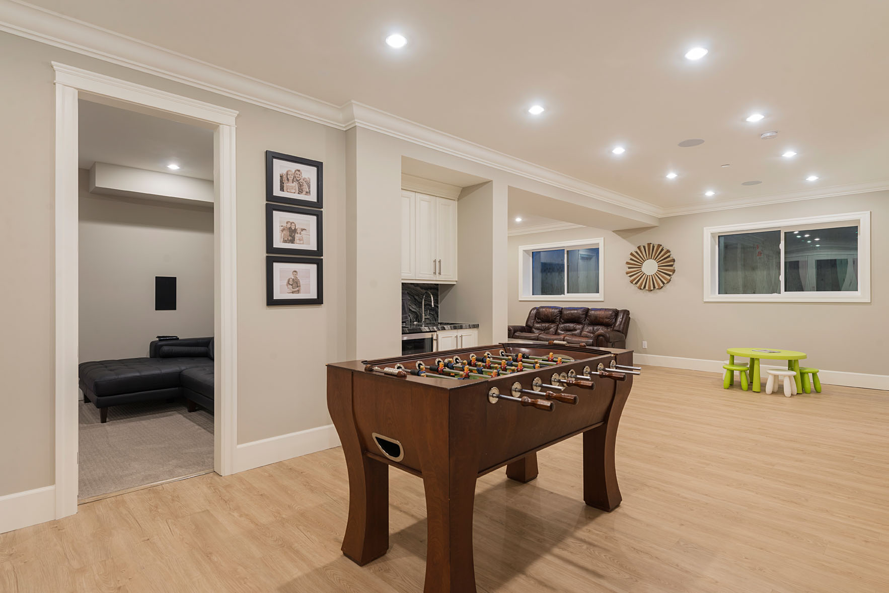 946 Clements Ave, North Vancouver 34