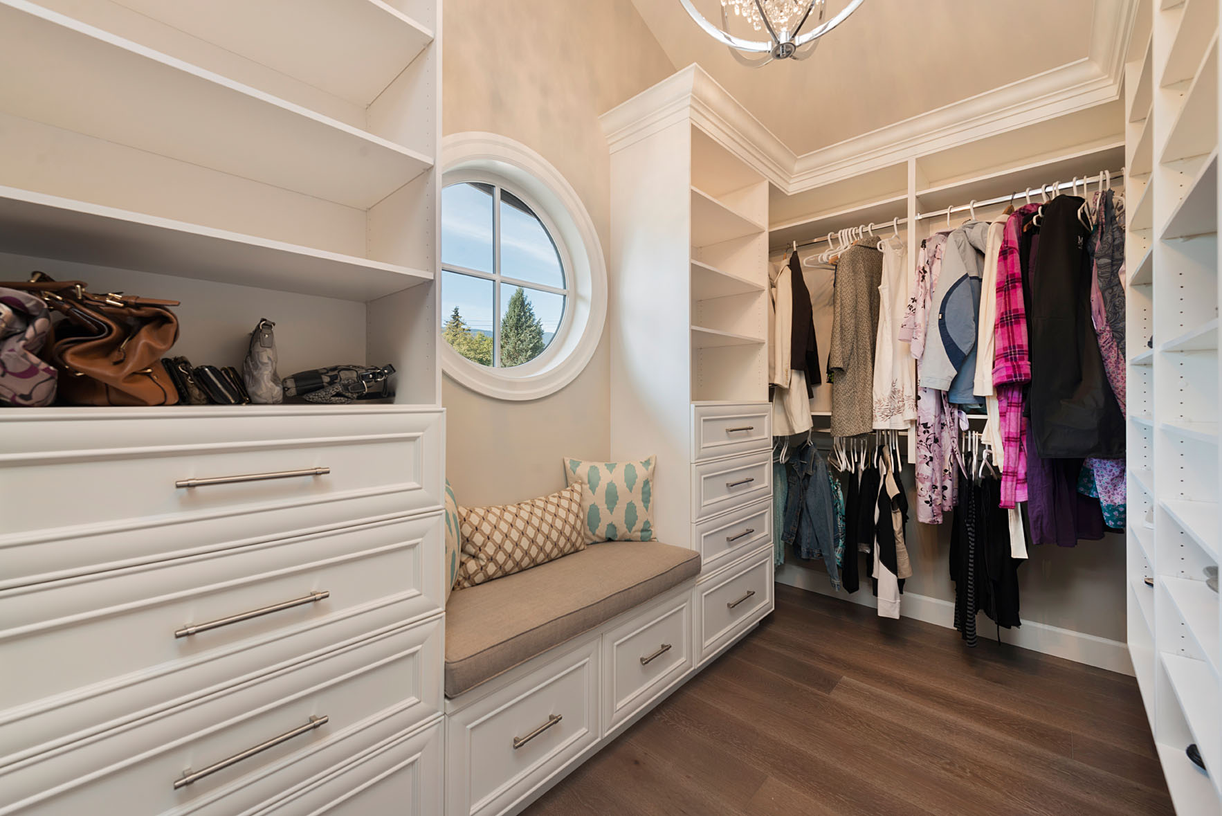 946 Clements Ave, North Vancouver 28