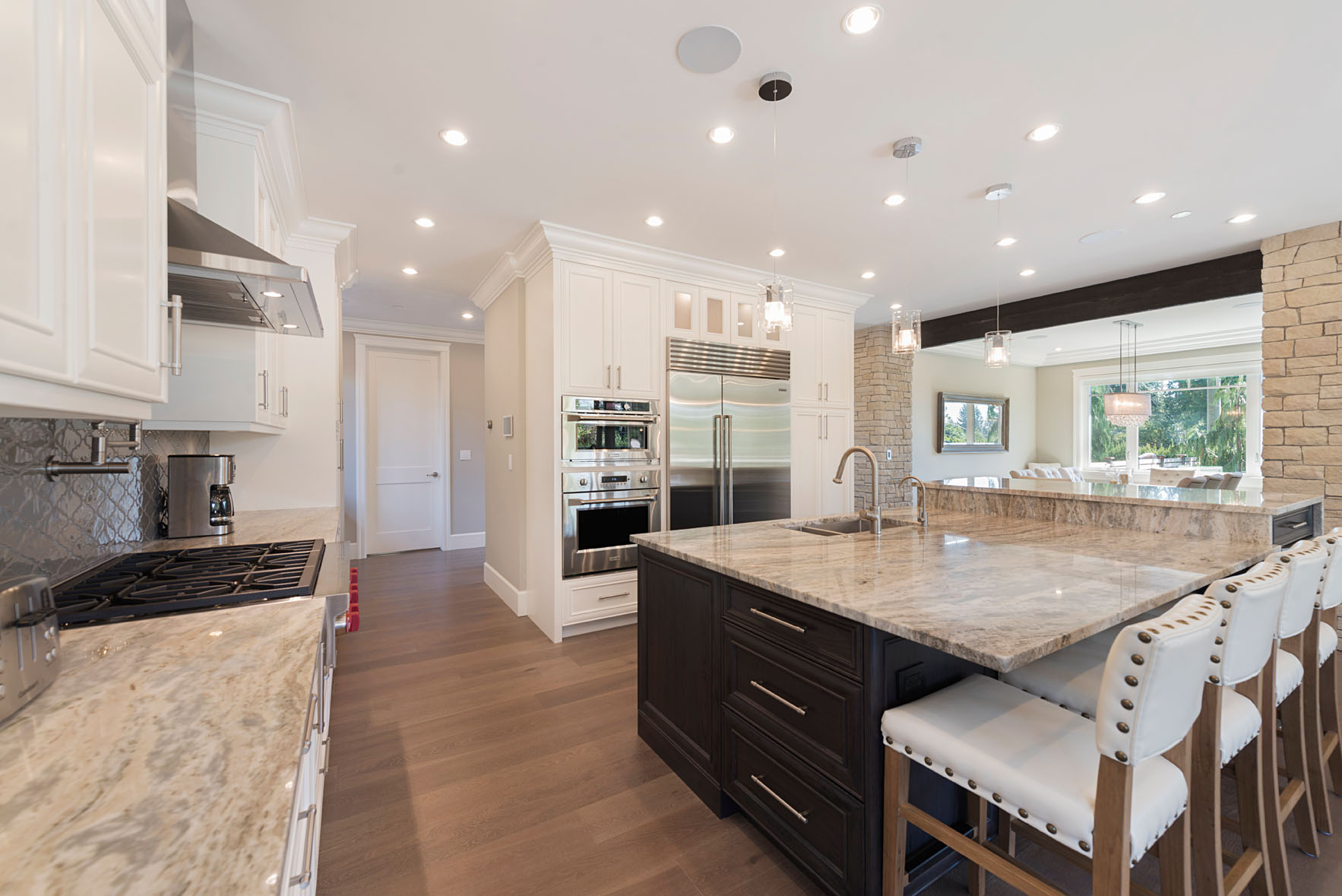 946 Clements Ave, North Vancouver 10