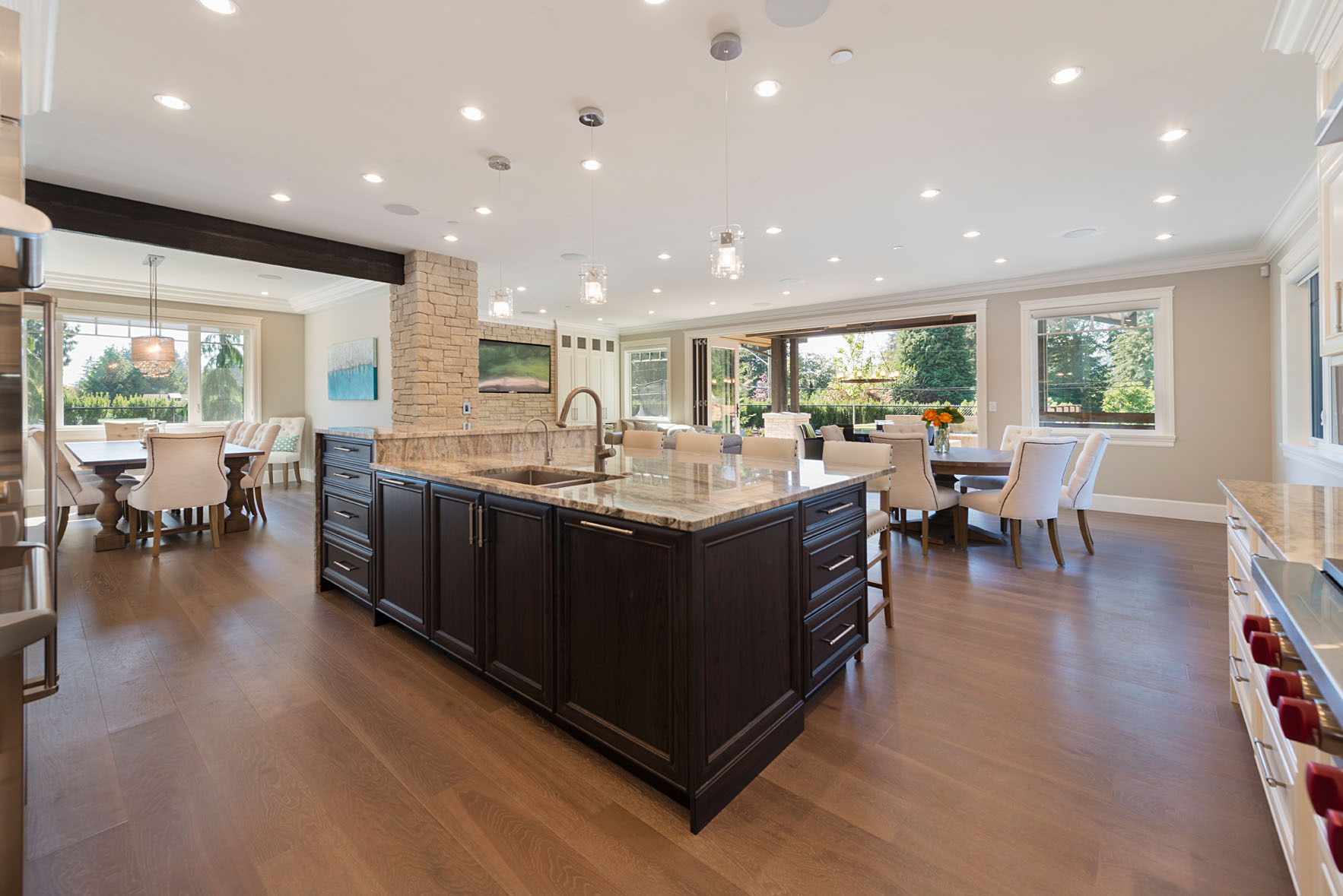 946 Clements Ave, North Vancouver 11