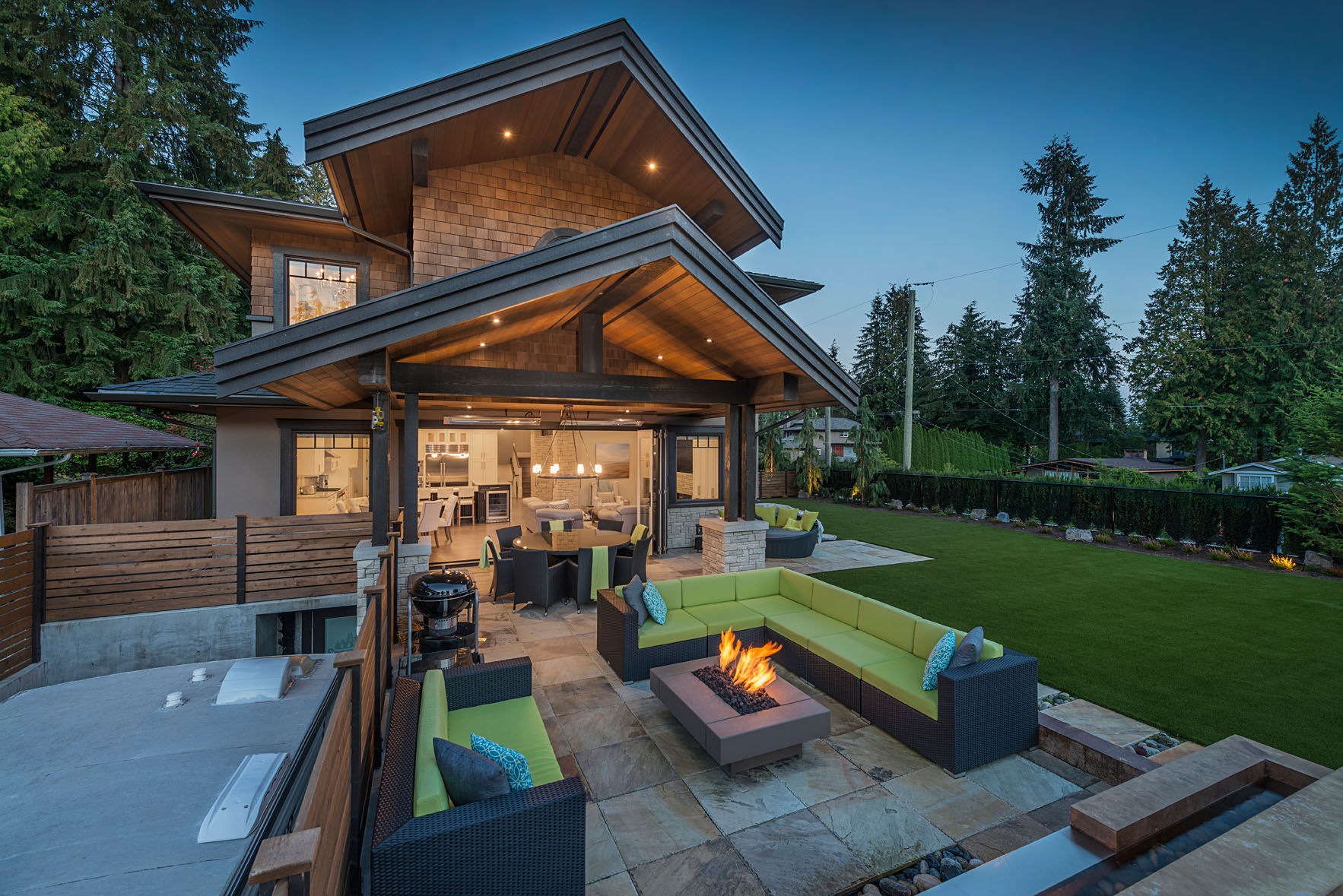 946 Clements Ave, North Vancouver 23