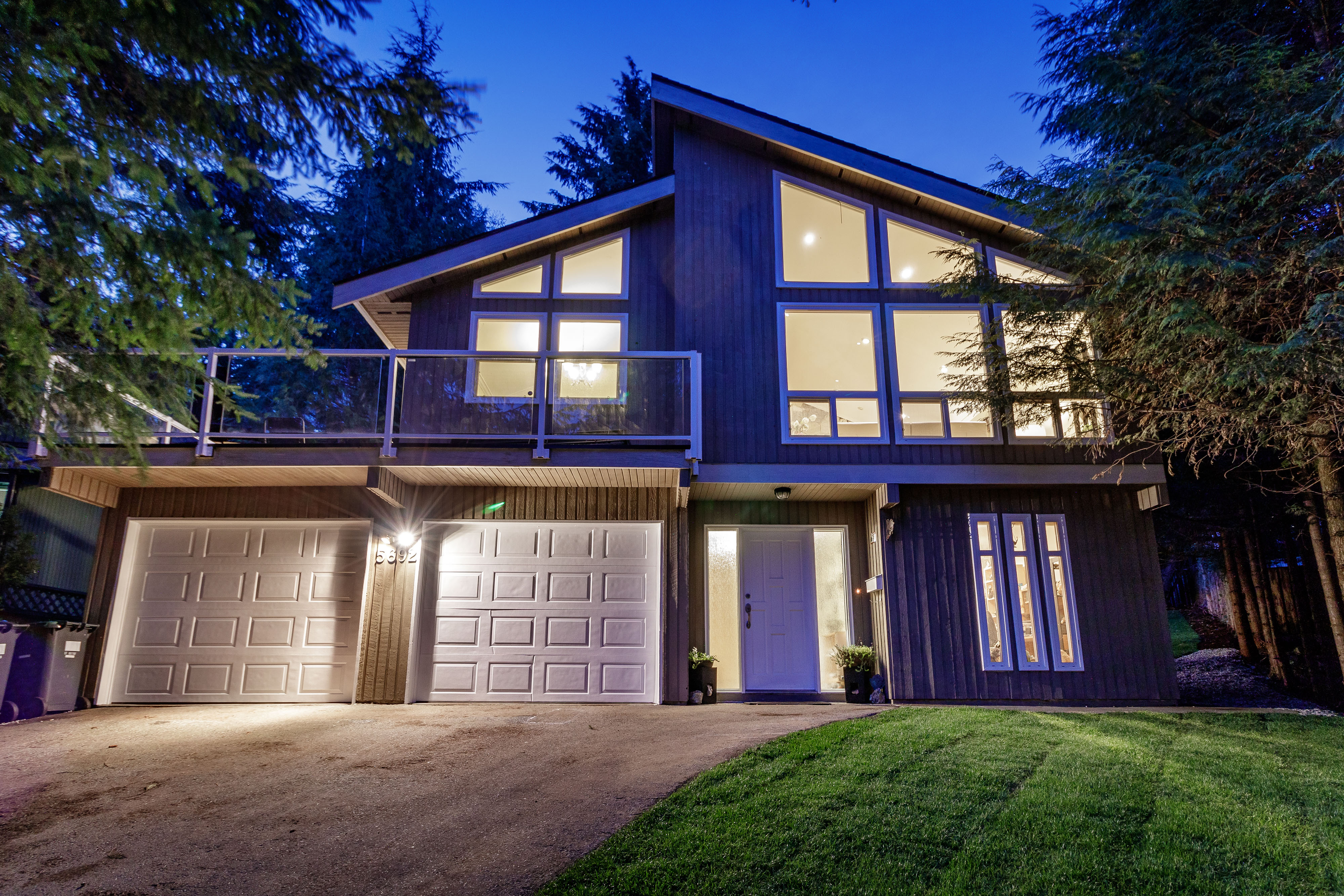 5692 White Pine Lane, North Vancouver 45