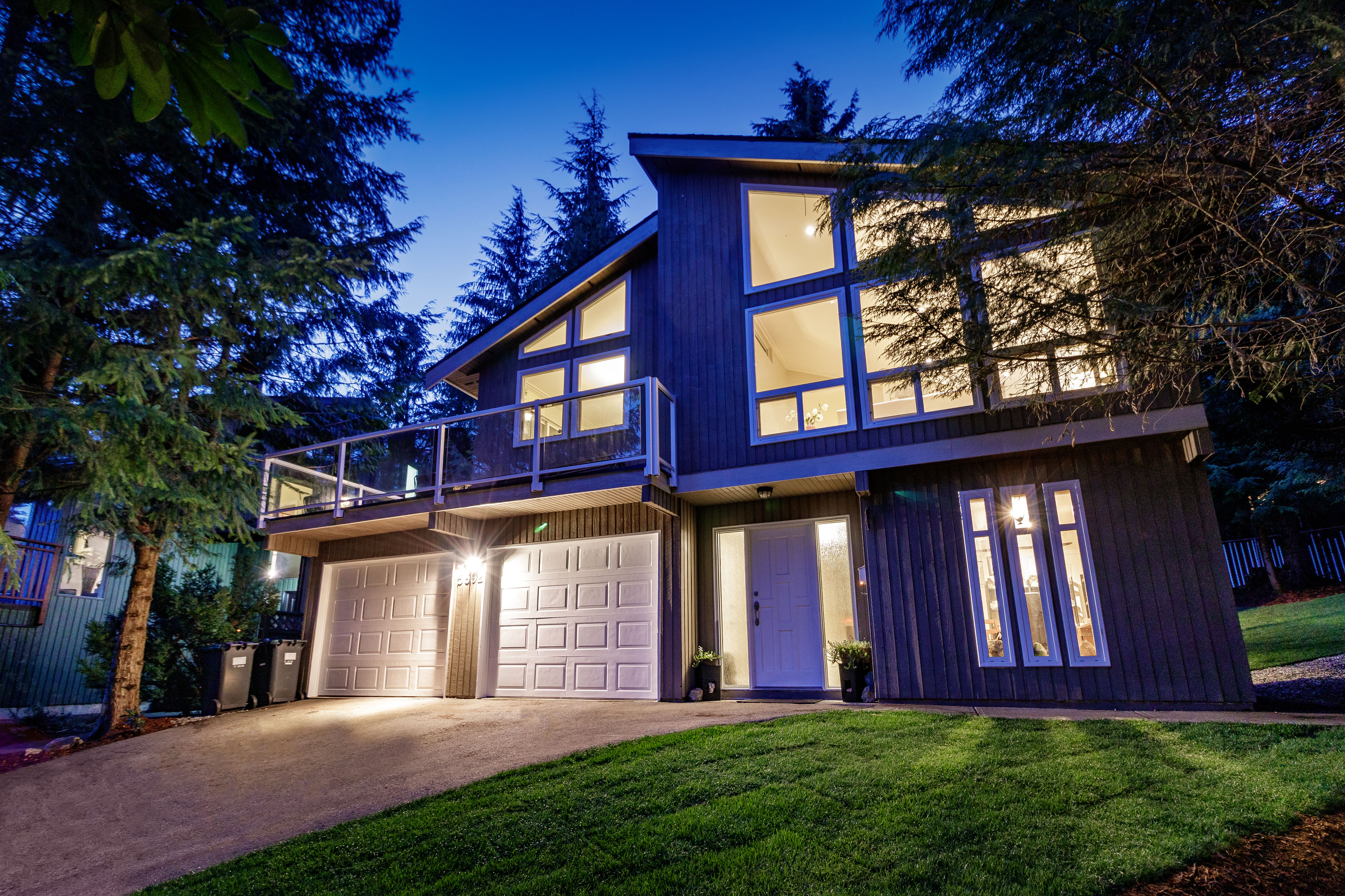 5692 White Pine Lane, North Vancouver 44