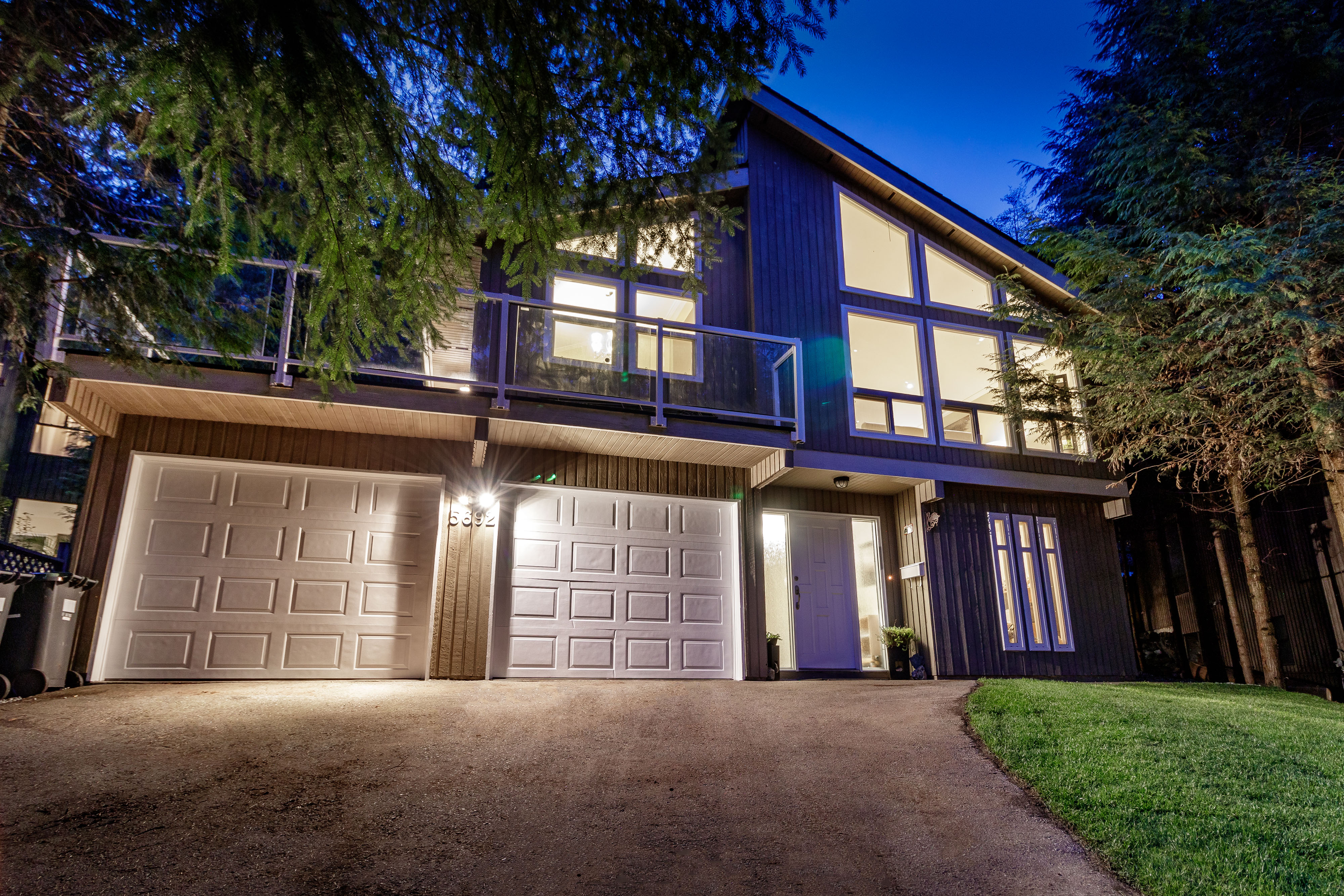 5692 White Pine Lane, North Vancouver 2